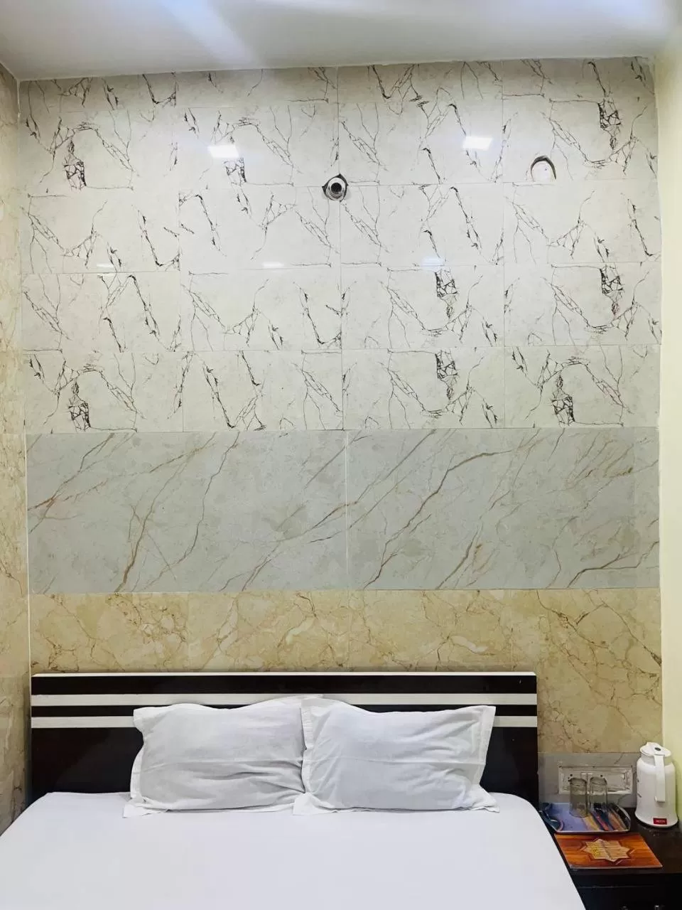 Photo of the whole room, Bed in Hotel Airlines