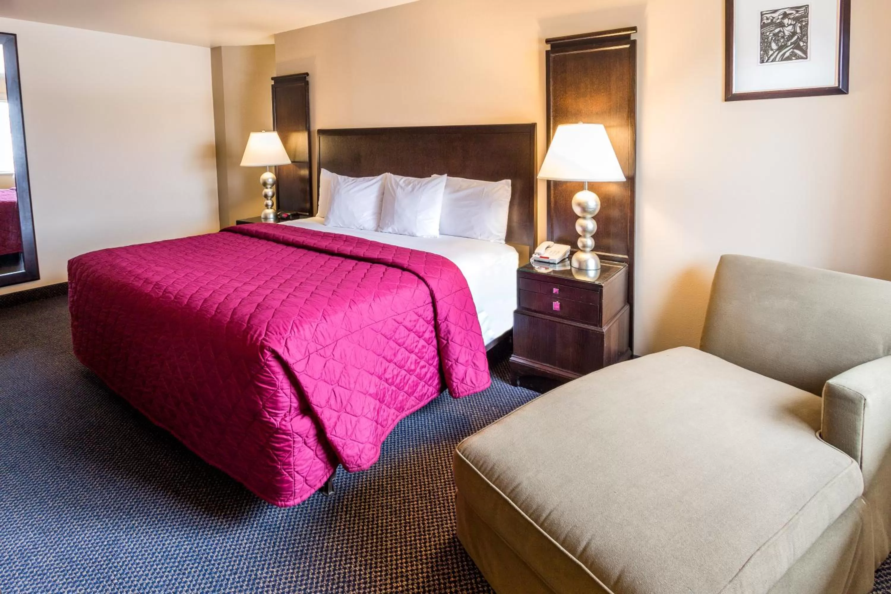 Bedroom, Bed in Cedars Inn