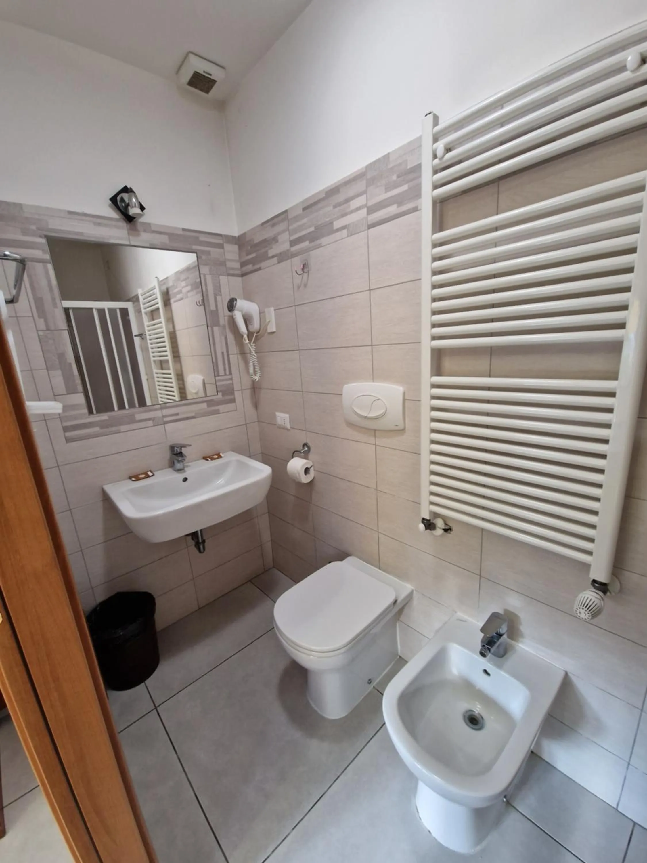 Bathroom in Hotel Bonola