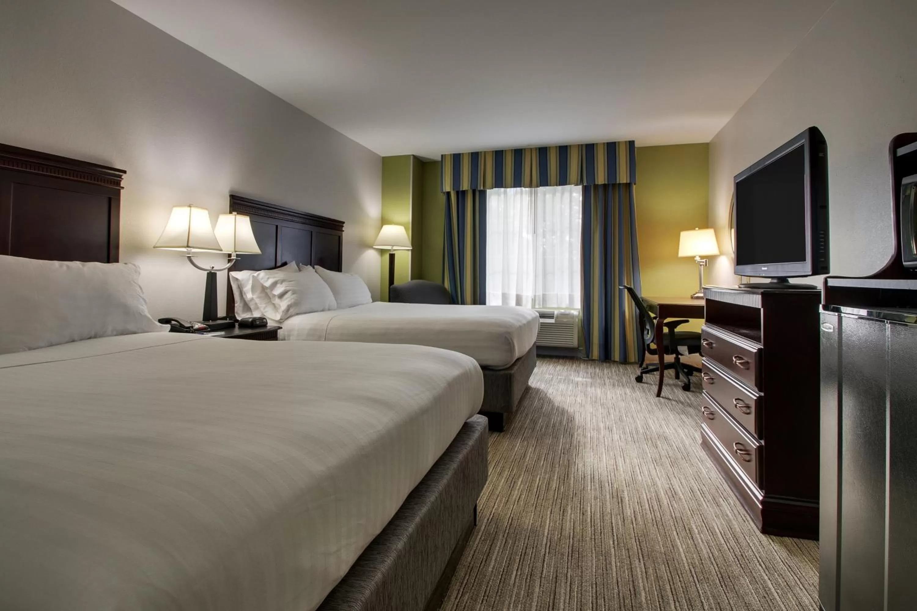 Photo of the whole room, Bed in Holiday Inn Express Hotel & Suites Middleboro Raynham by IHG