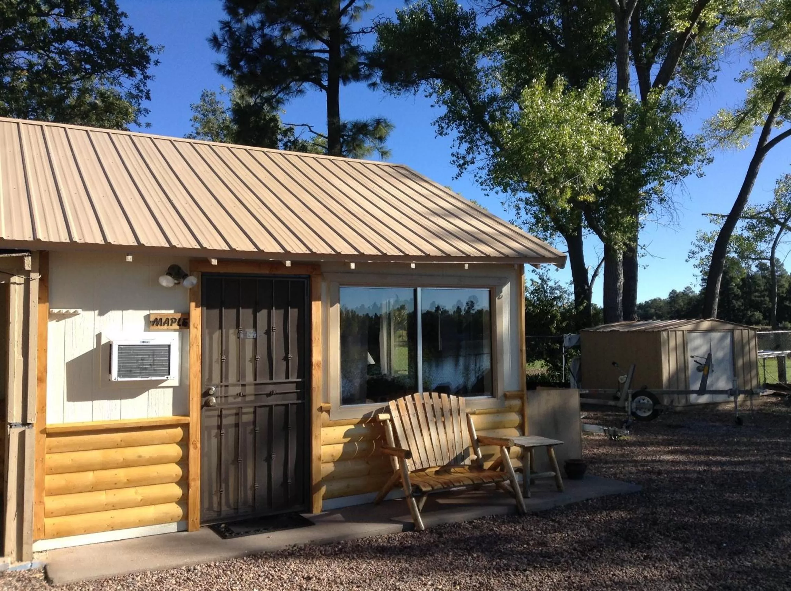 Facade/entrance in Rainbows End Fishing Resort