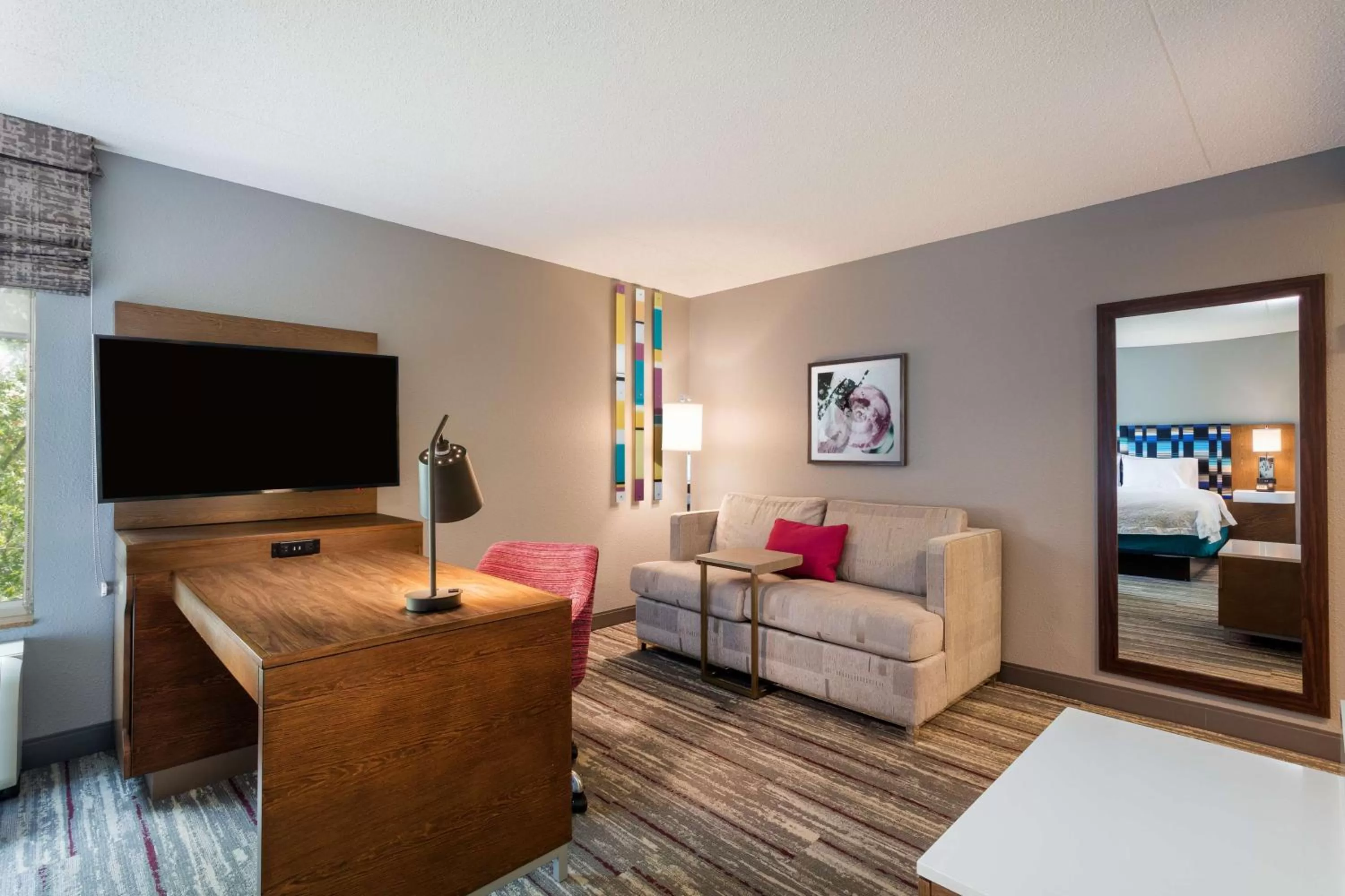 Bedroom in Hampton Inn & Suites Herndon-Reston