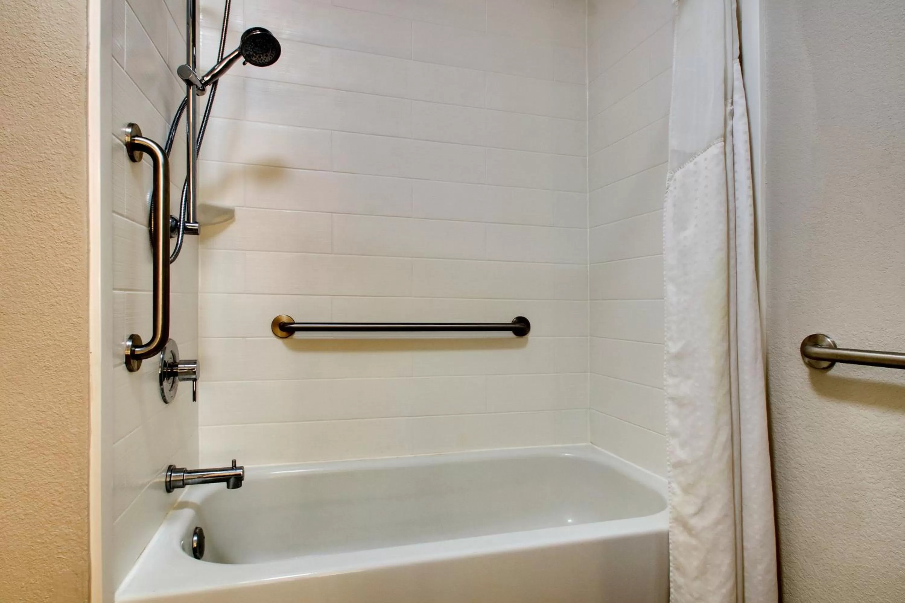 Shower in Holiday Inn Express & Suites Laurel by IHG