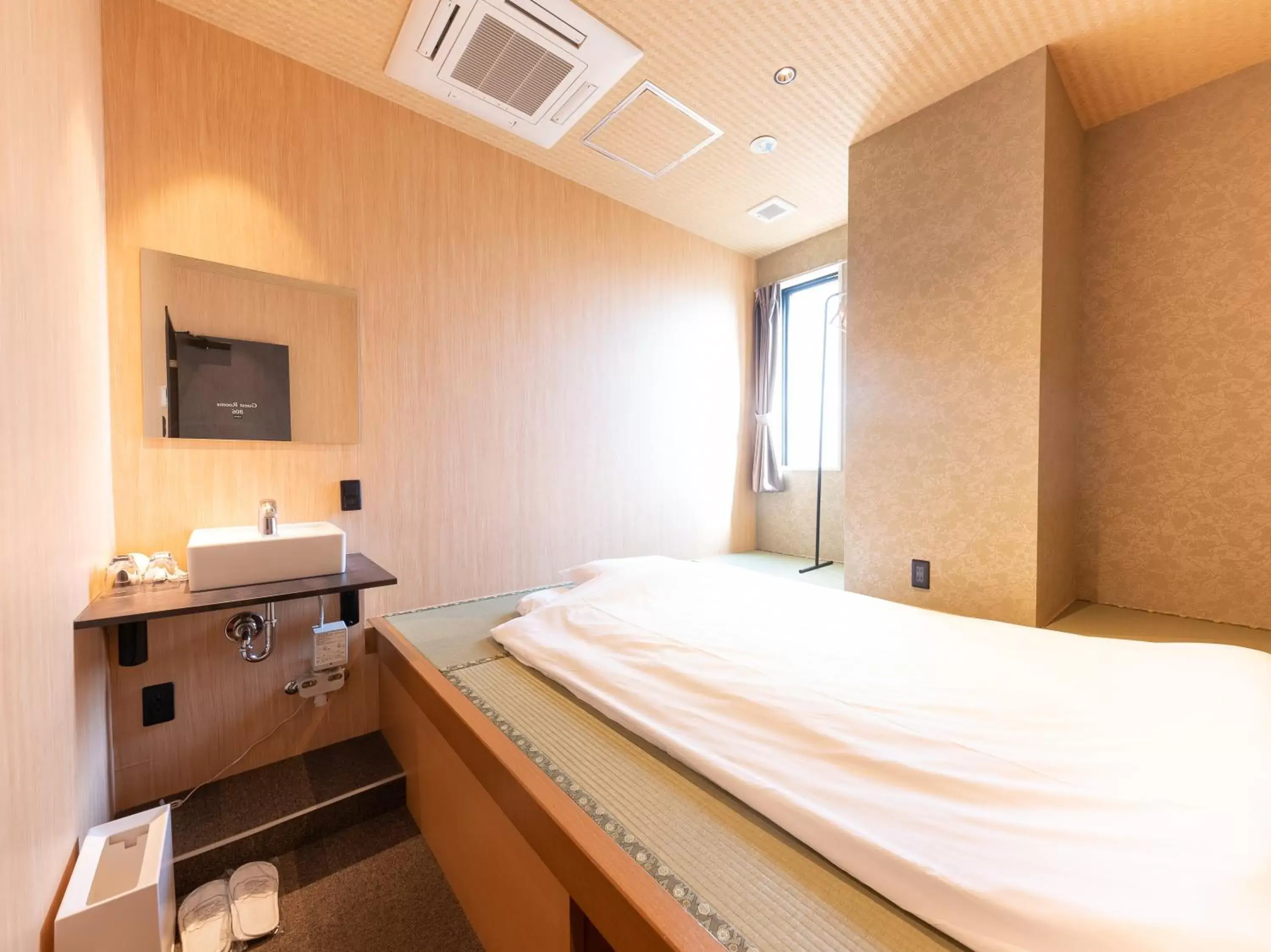 Twin Room with Shared Bathroom - single occupancy in Hiromas Hotel Kura Twin Room with Shared Bathroom - single occupancy in Hiromas Hotel Kura