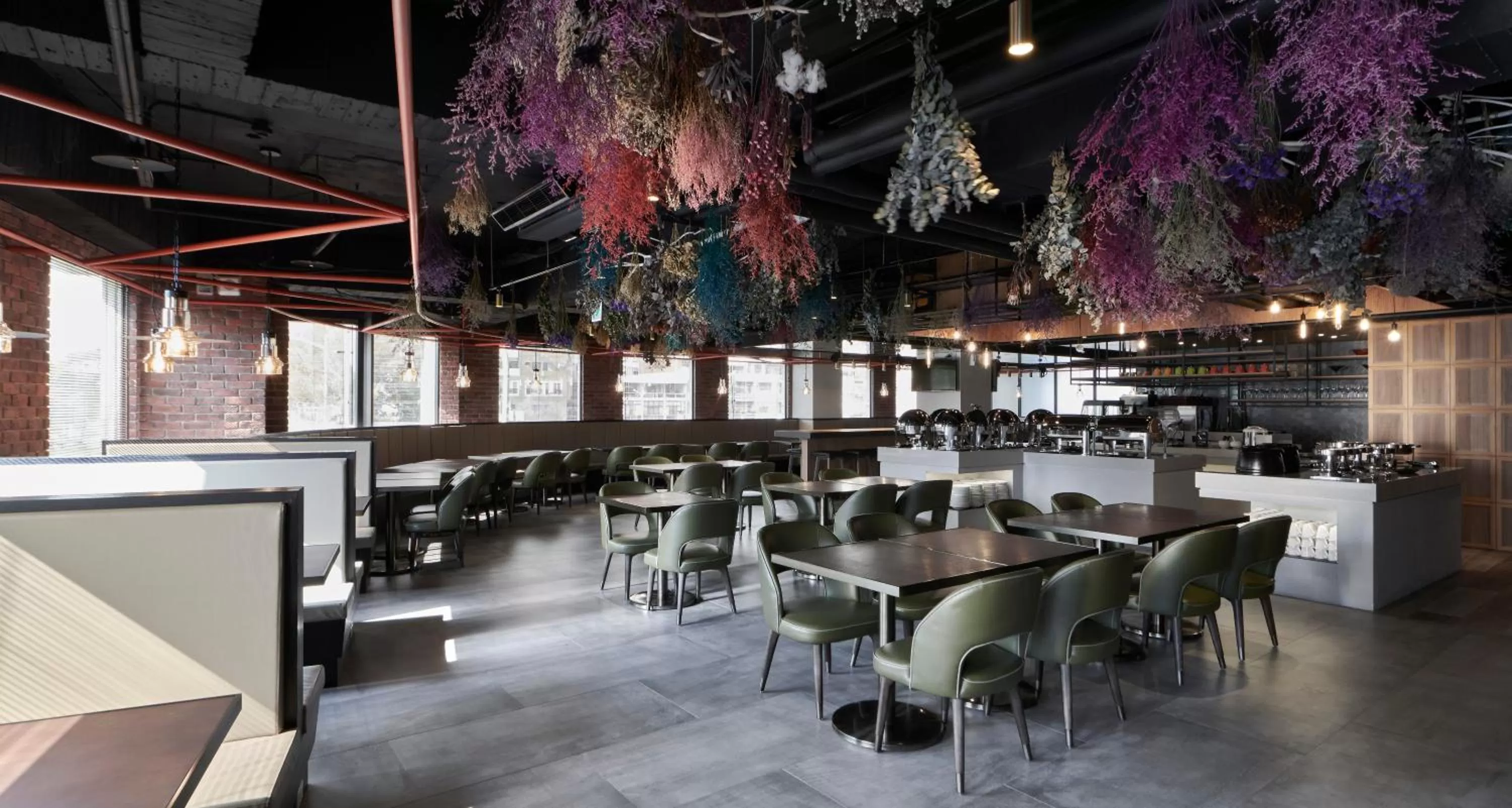 Restaurant/places to eat in Harbour 10 Hotel