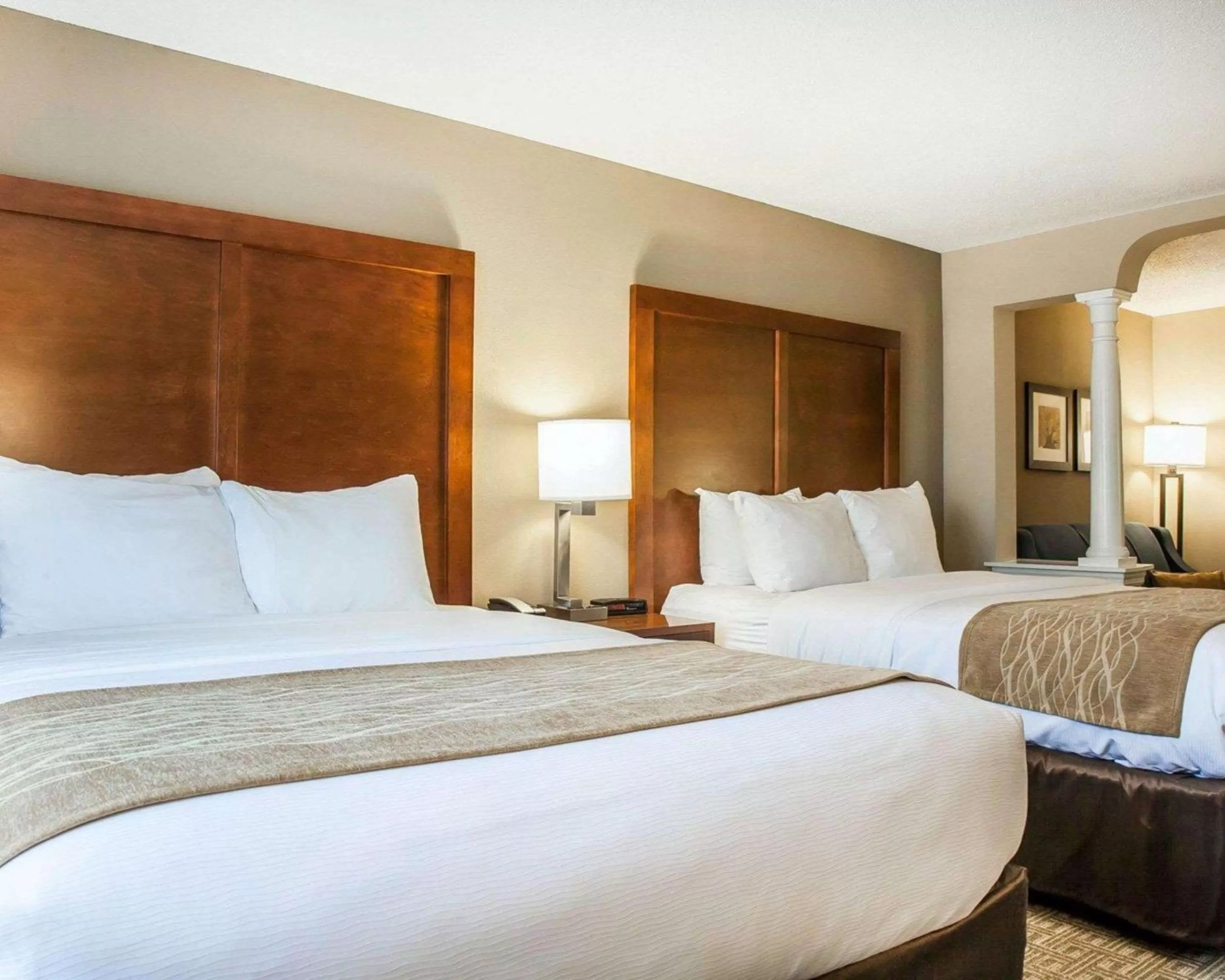 Bedroom, Bed in Comfort Inn & Suites Sturbridge-Brimfield