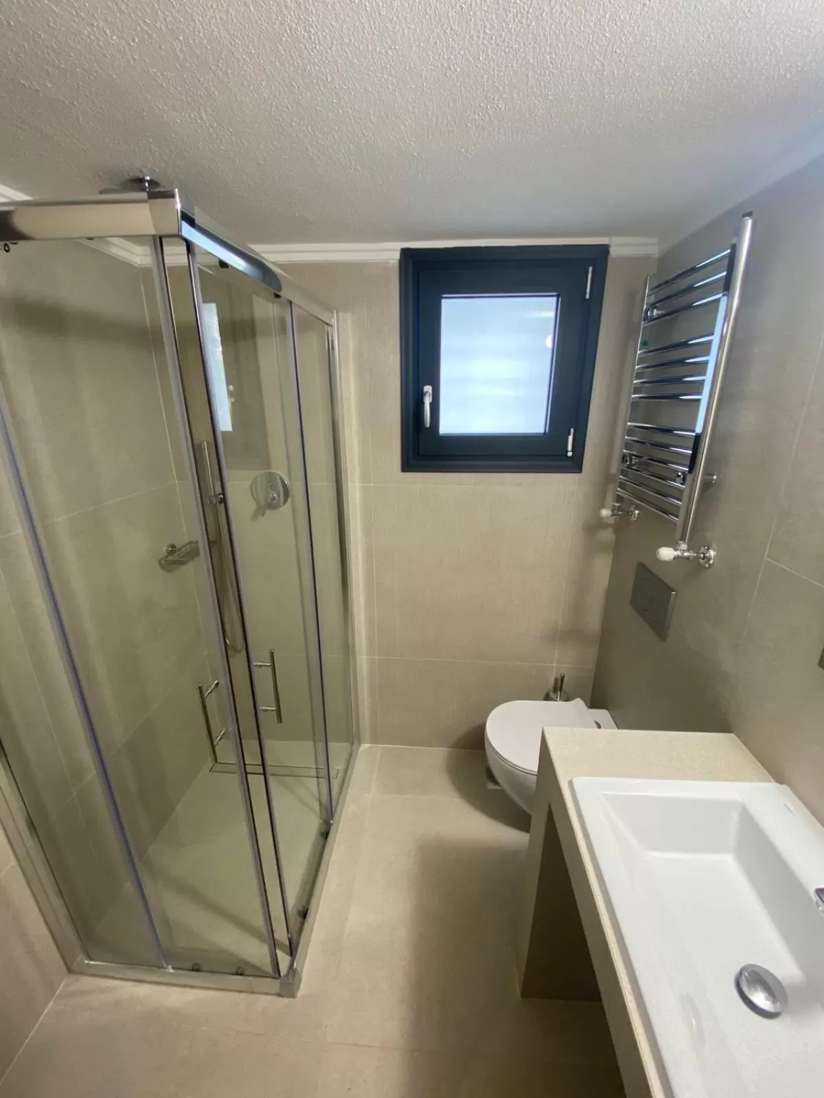 Bathroom in Toumba apartments