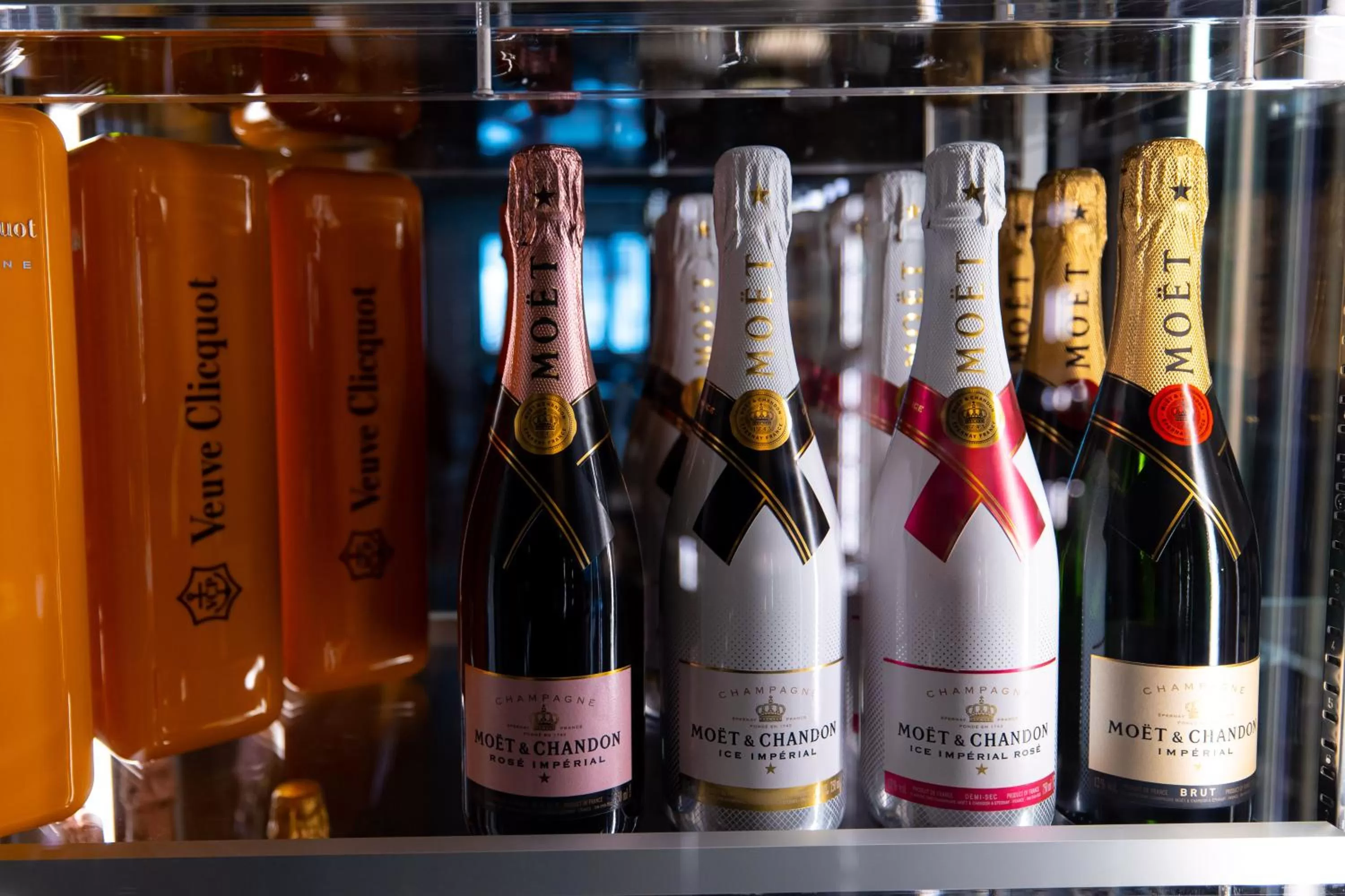 Restaurant/places to eat in Hotel Belmont