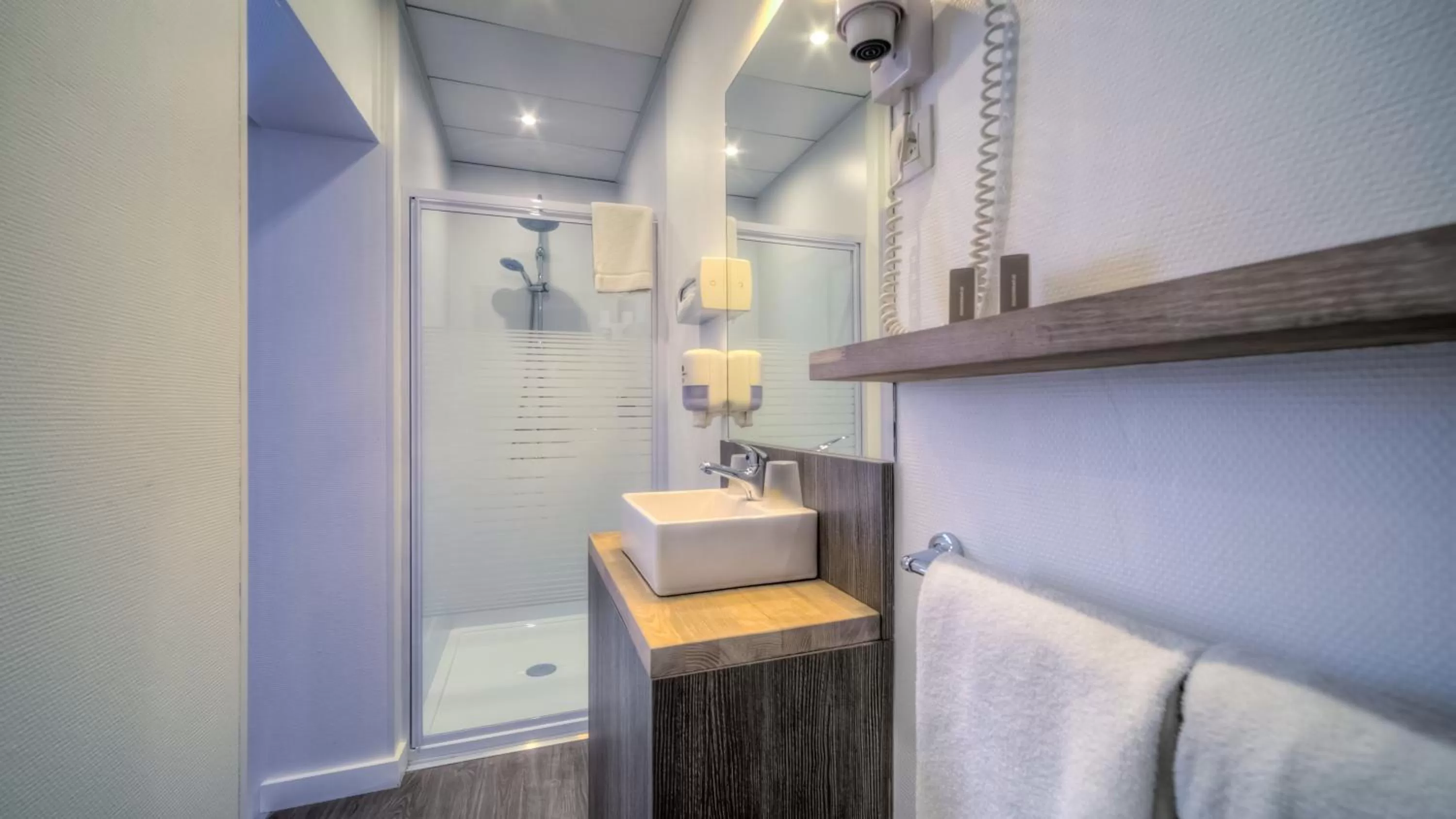 Superior Twin Room in Value Stay Menen