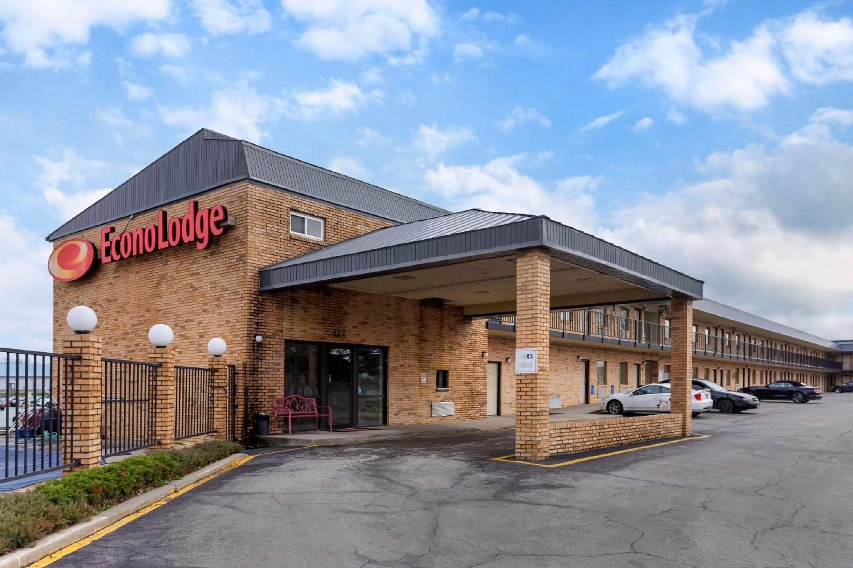 Property building in Econo Lodge Belton - Kansas City South