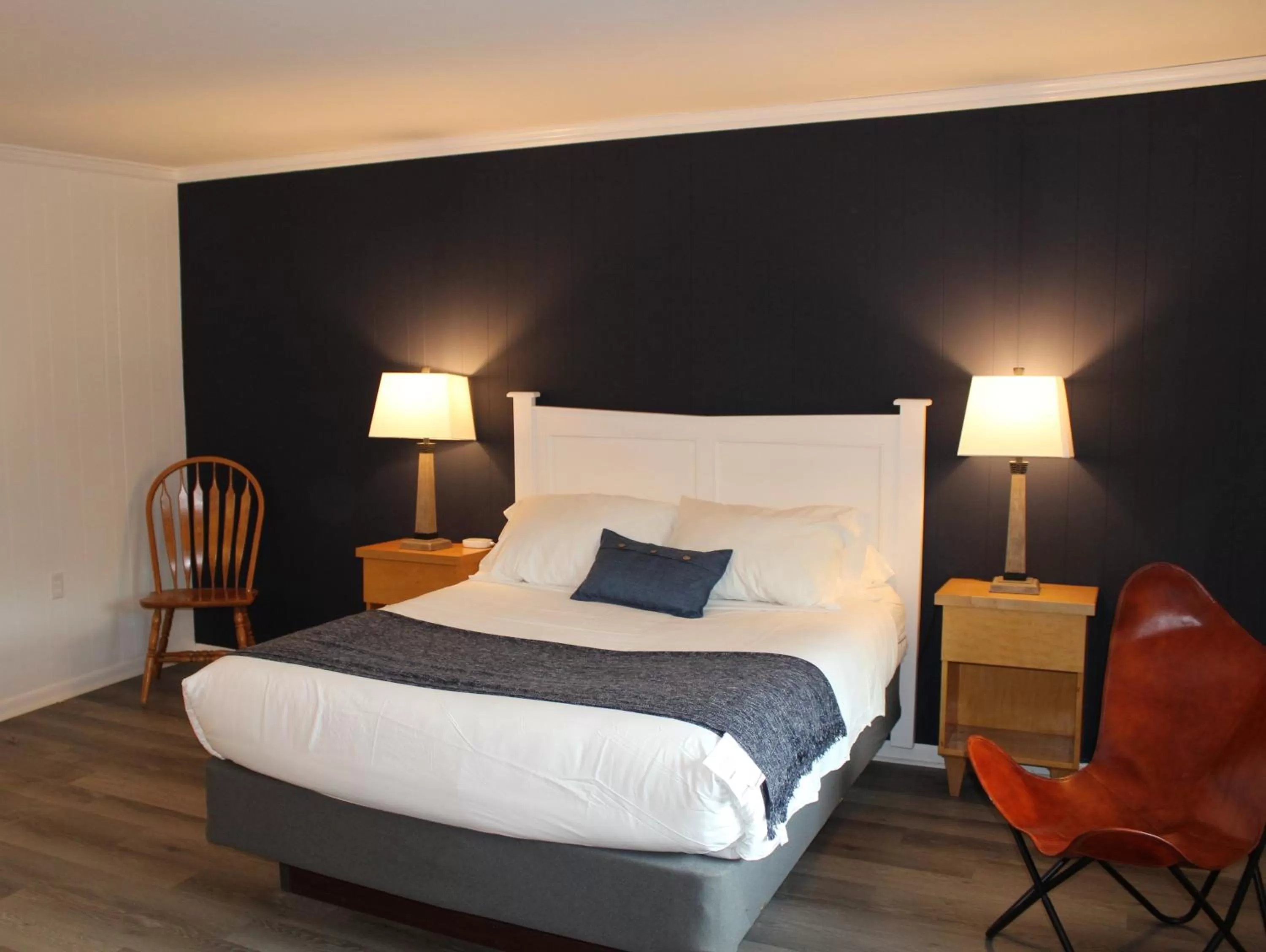 Bed in Catskill Seasons Inn