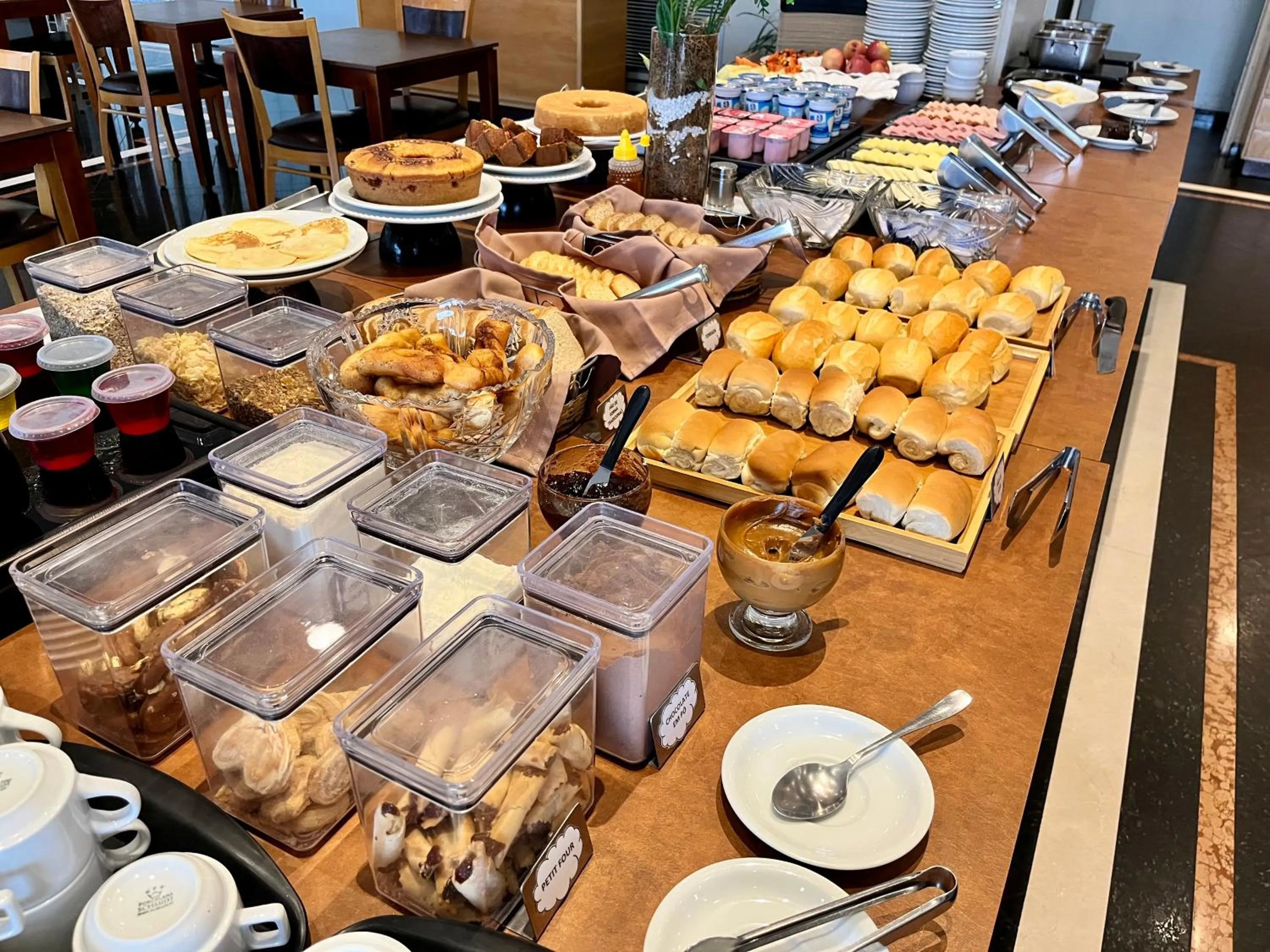 Food and drinks in ibis Styles Presidente Prudente Portal D'Oeste