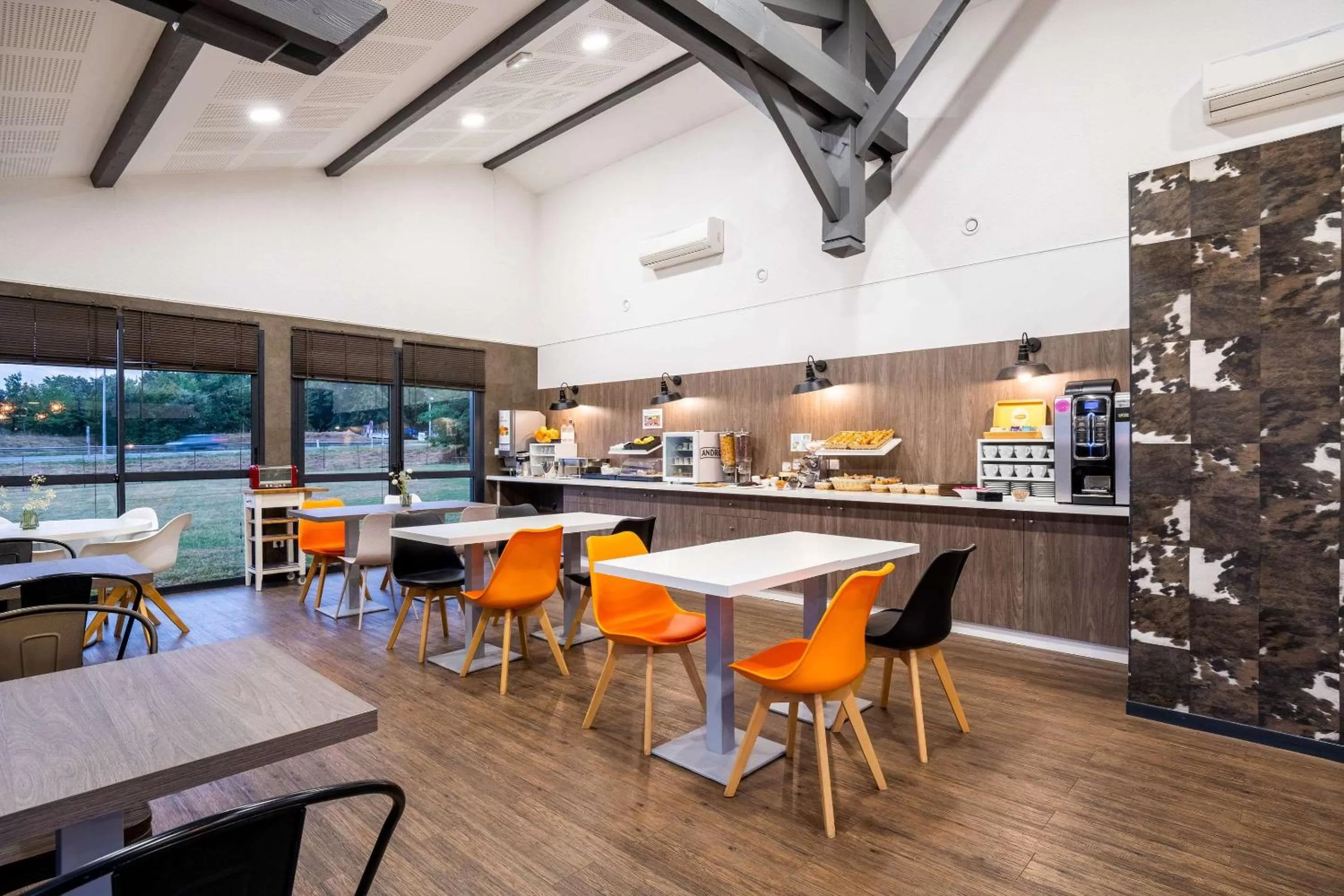 Restaurant/places to eat in Best Western Hôtel Agen Le Passage, Agen Sud