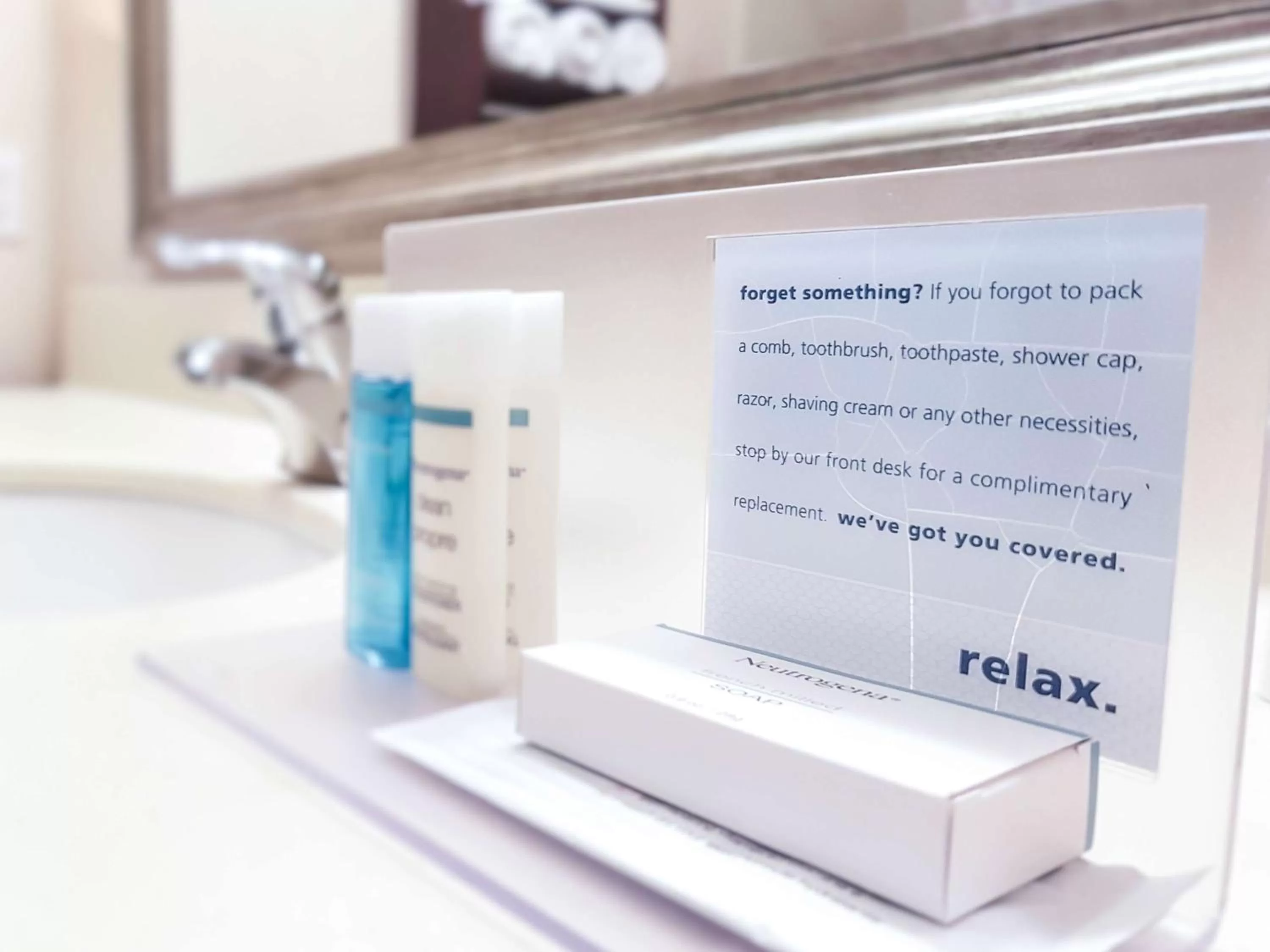 Bathroom in Hampton Inn & Suites by Hilton Edmonton International Airport