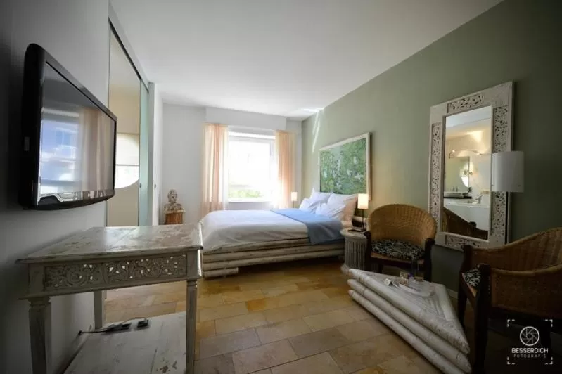 Day, Bed in Domaine Leidinger