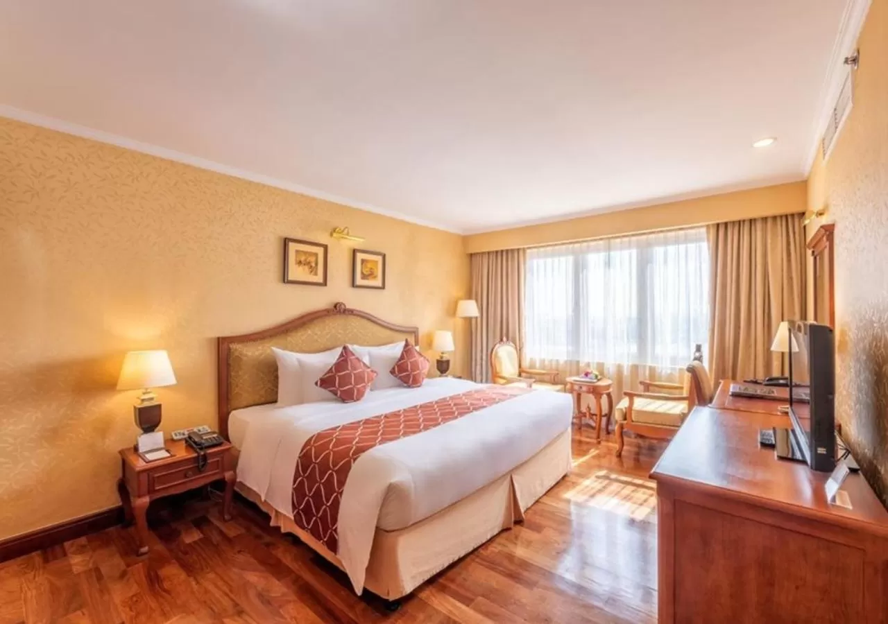 Bedroom, Bed in Hotel Grand Saigon