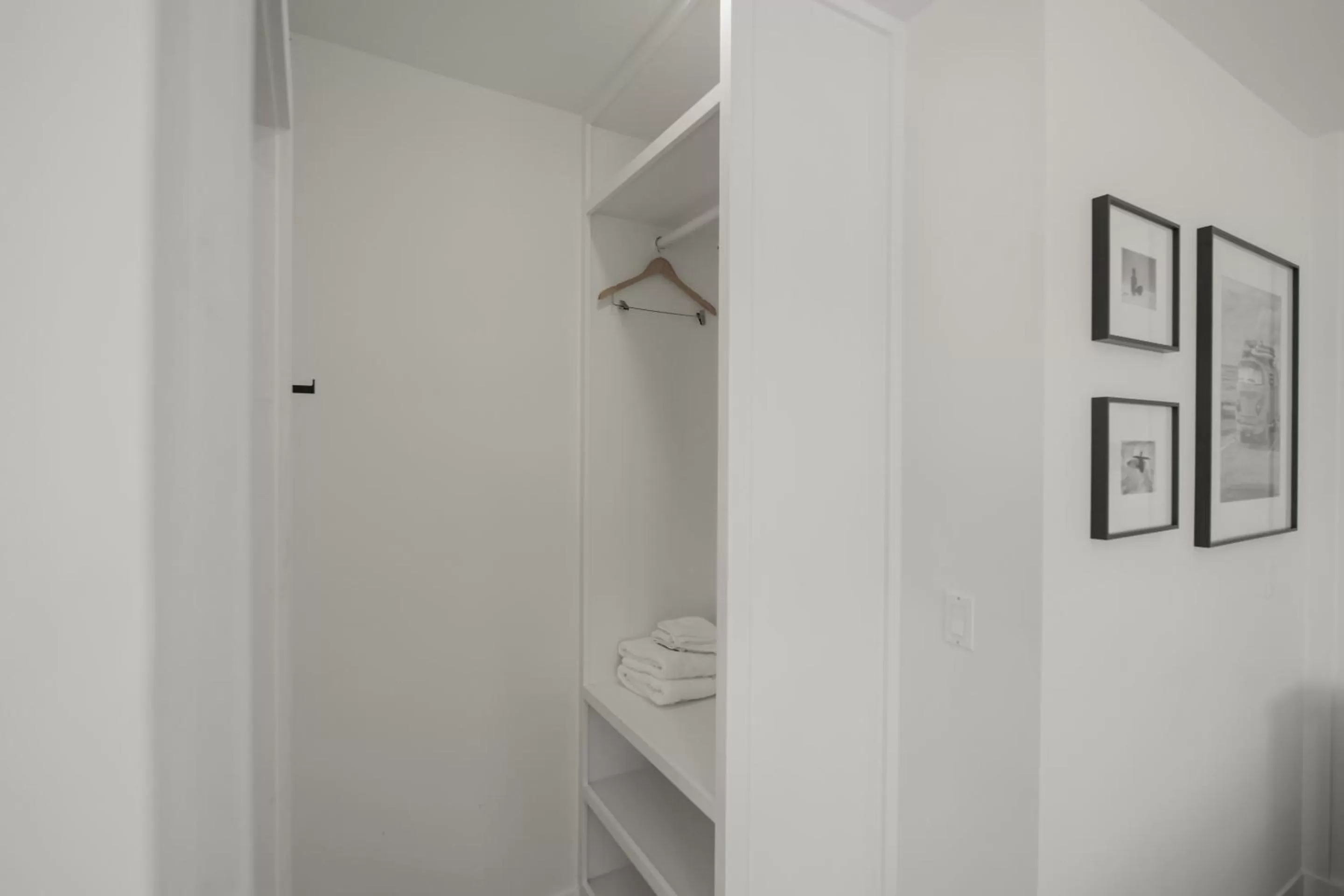 wardrobe in Casey Key Resorts - Beachfront