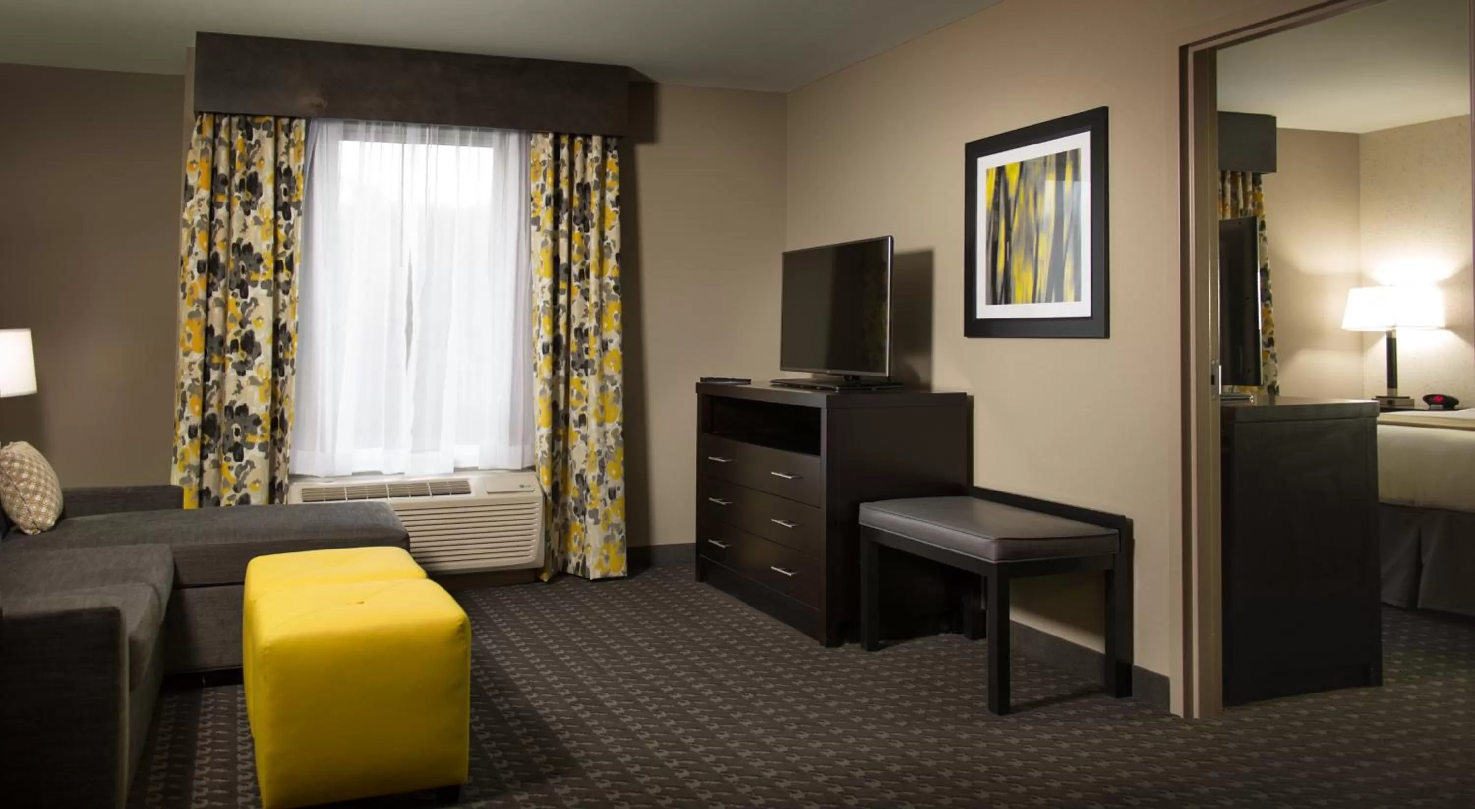 Photo of the whole room, Bed in Holiday Inn Express and Suites Madison Central by IHG