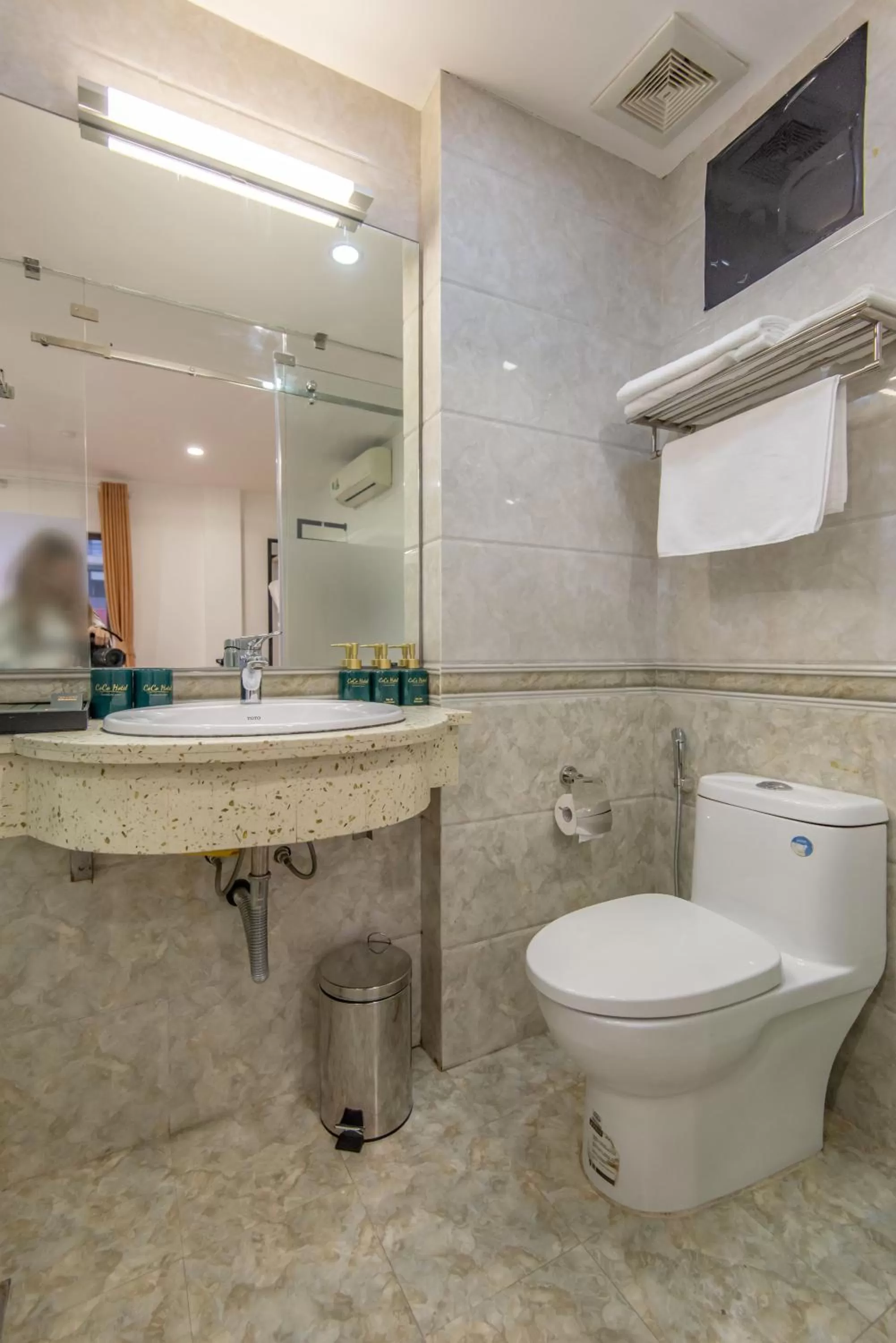 Shower in Coco Hotel Cau Giay