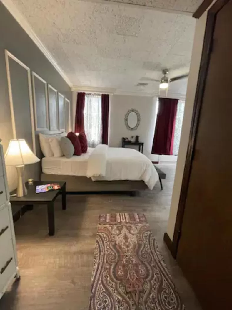 Bed in Hotel Phillips