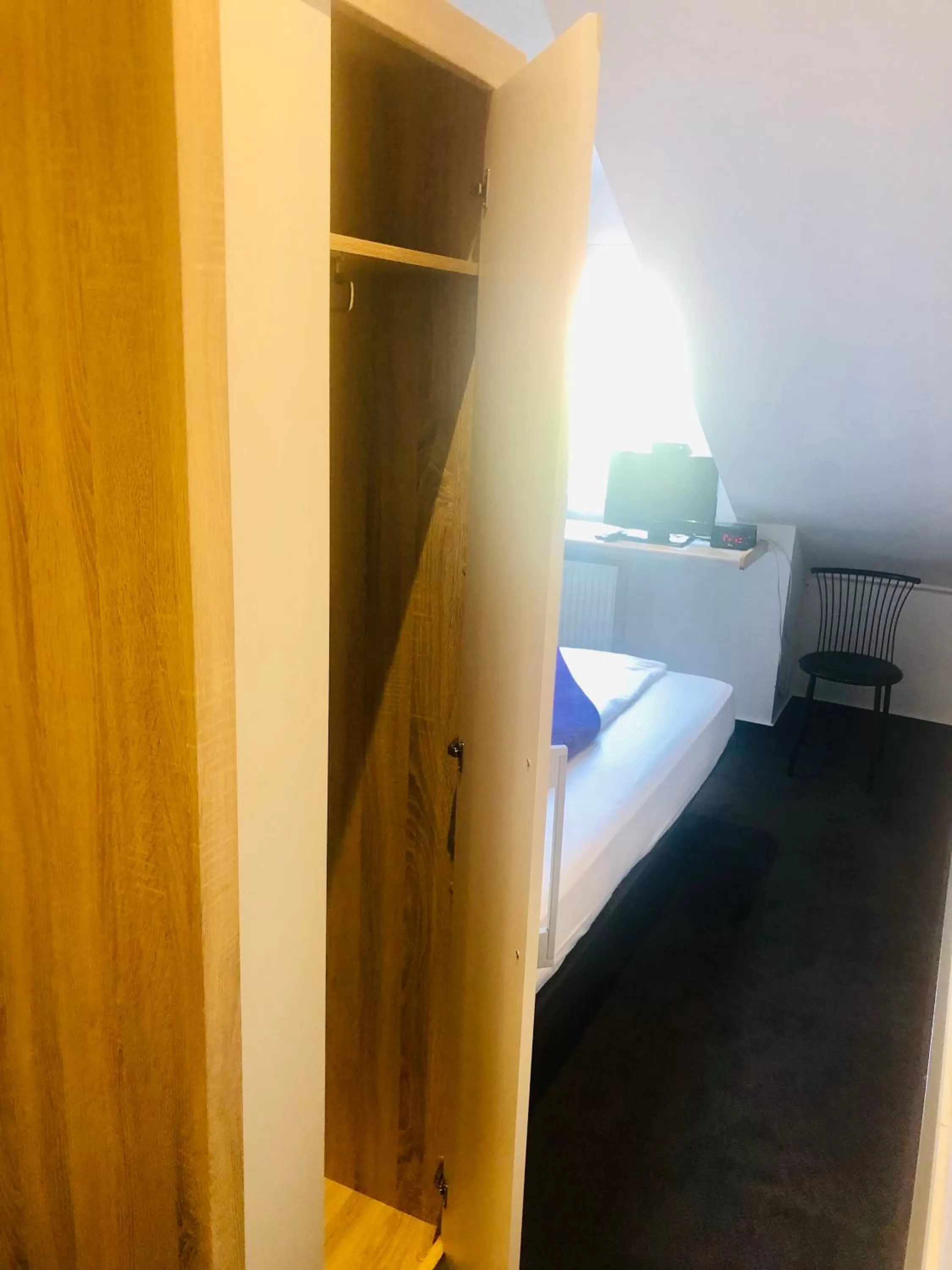 Photo of the whole room, Bed in Hotel am Schloss