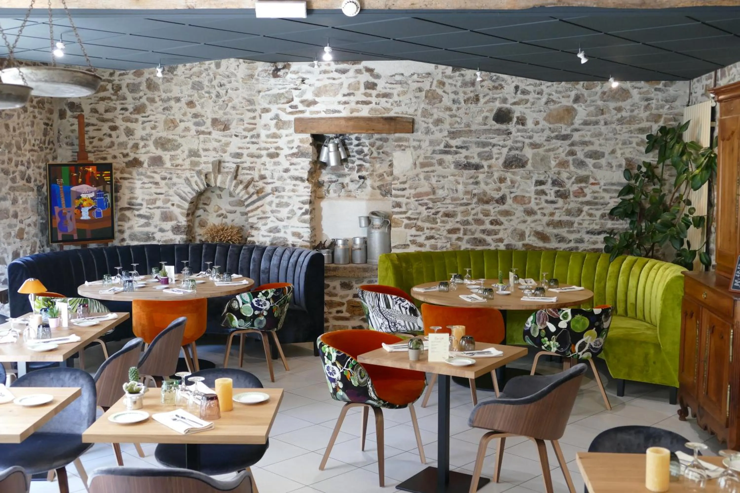 Restaurant/places to eat in Logis Hotels Le Champalud Restaurant La Citadelle