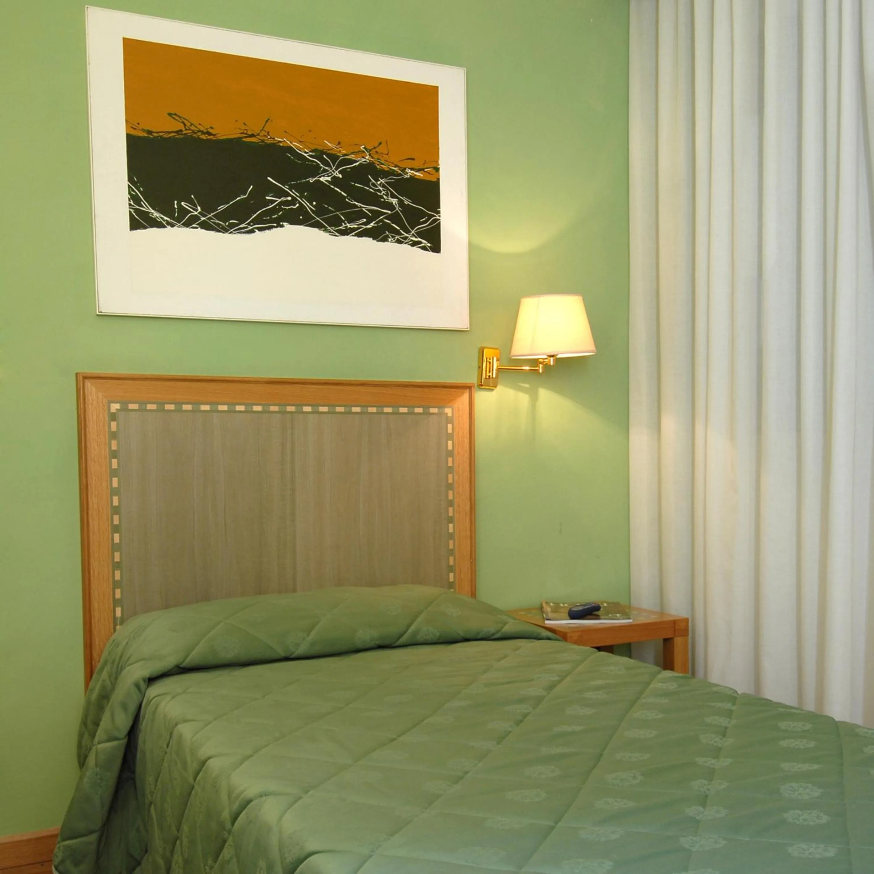 Single Room in Hotel Touring