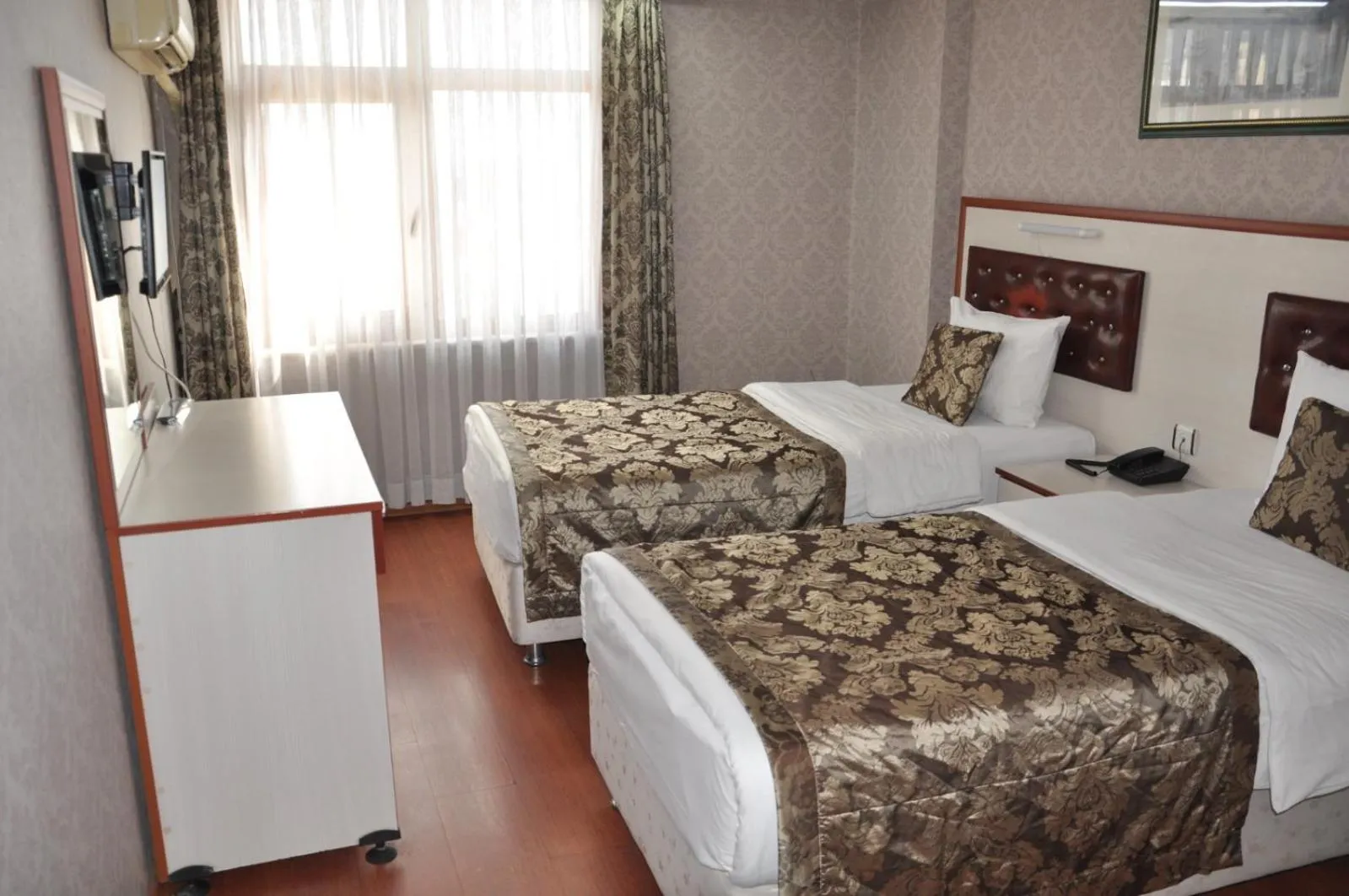 Bedroom, Bed in Tayhan Hotel