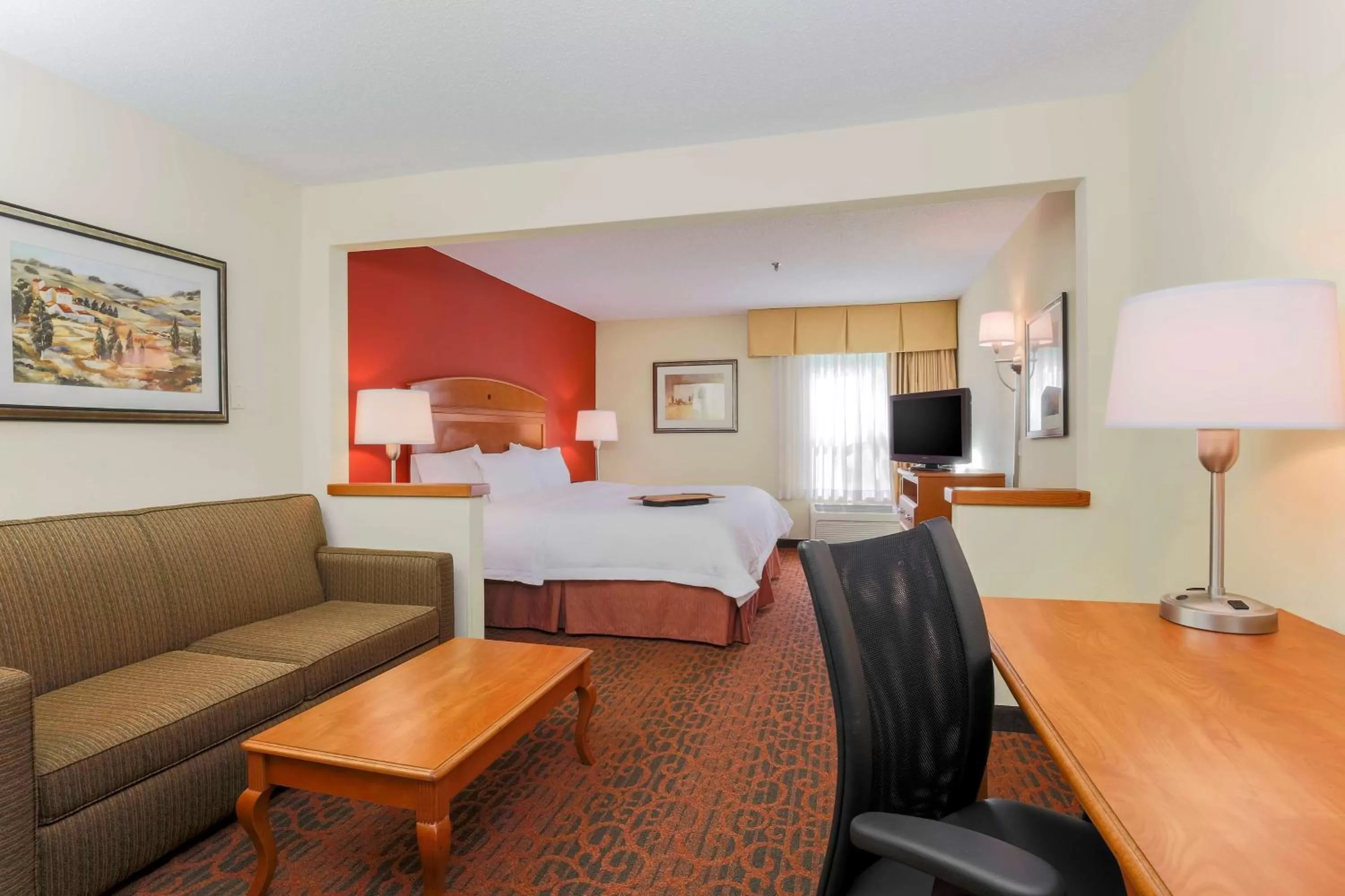 Bed in Hampton Inn St. Louis/Fairview Heights