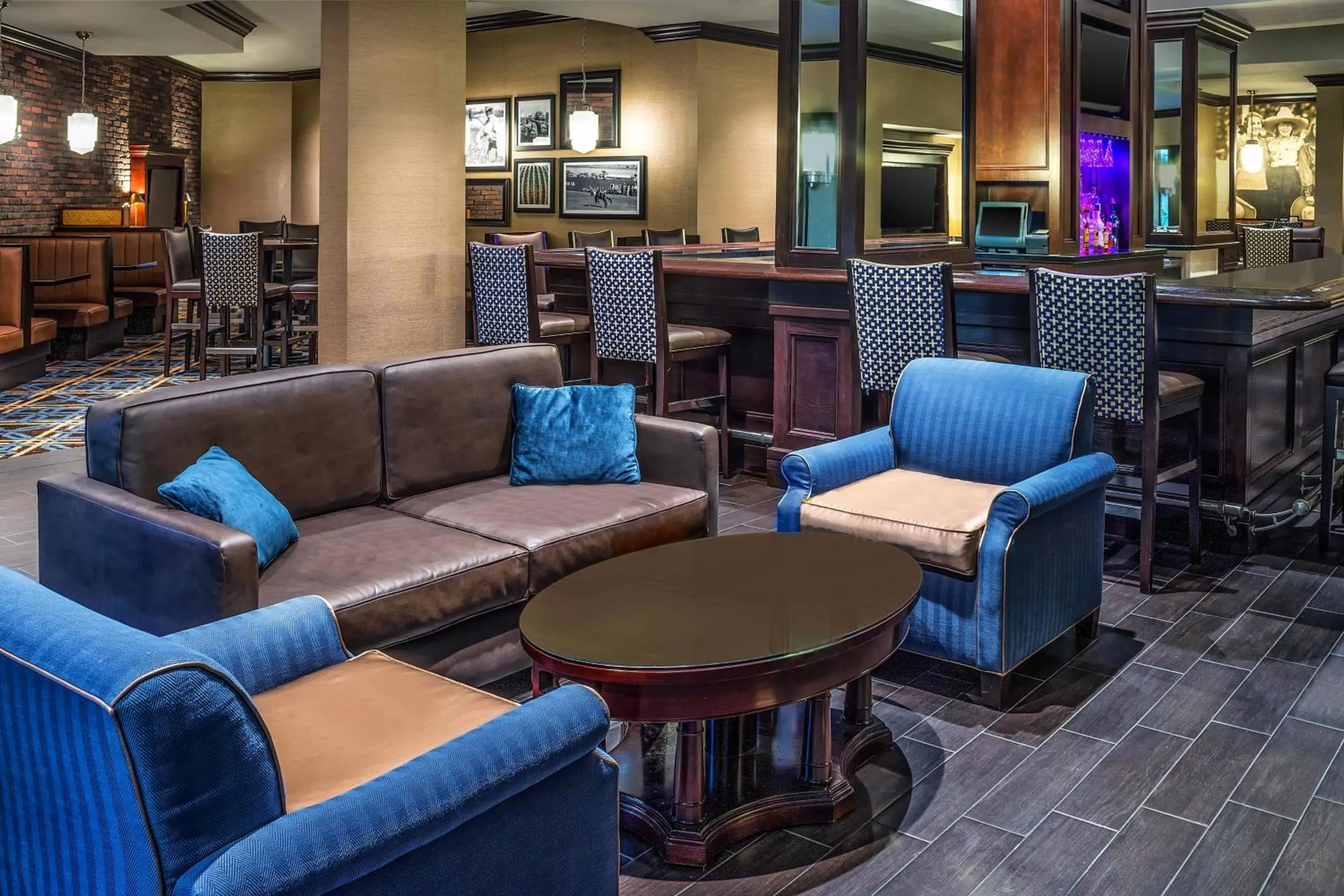 Lounge or bar in Sheraton North Houston at George Bush Intercontinental