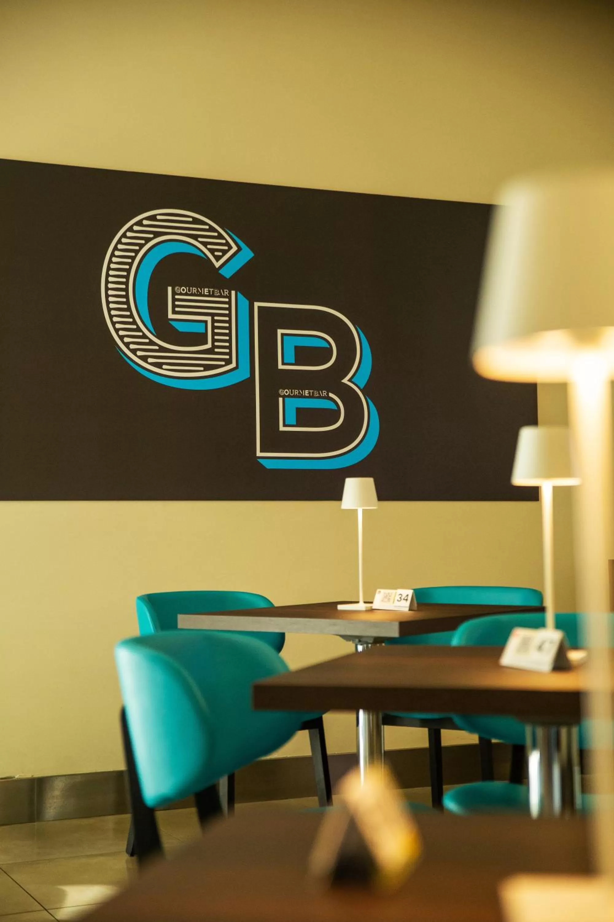 Restaurant/places to eat in Novotel Salerno Est Arechi