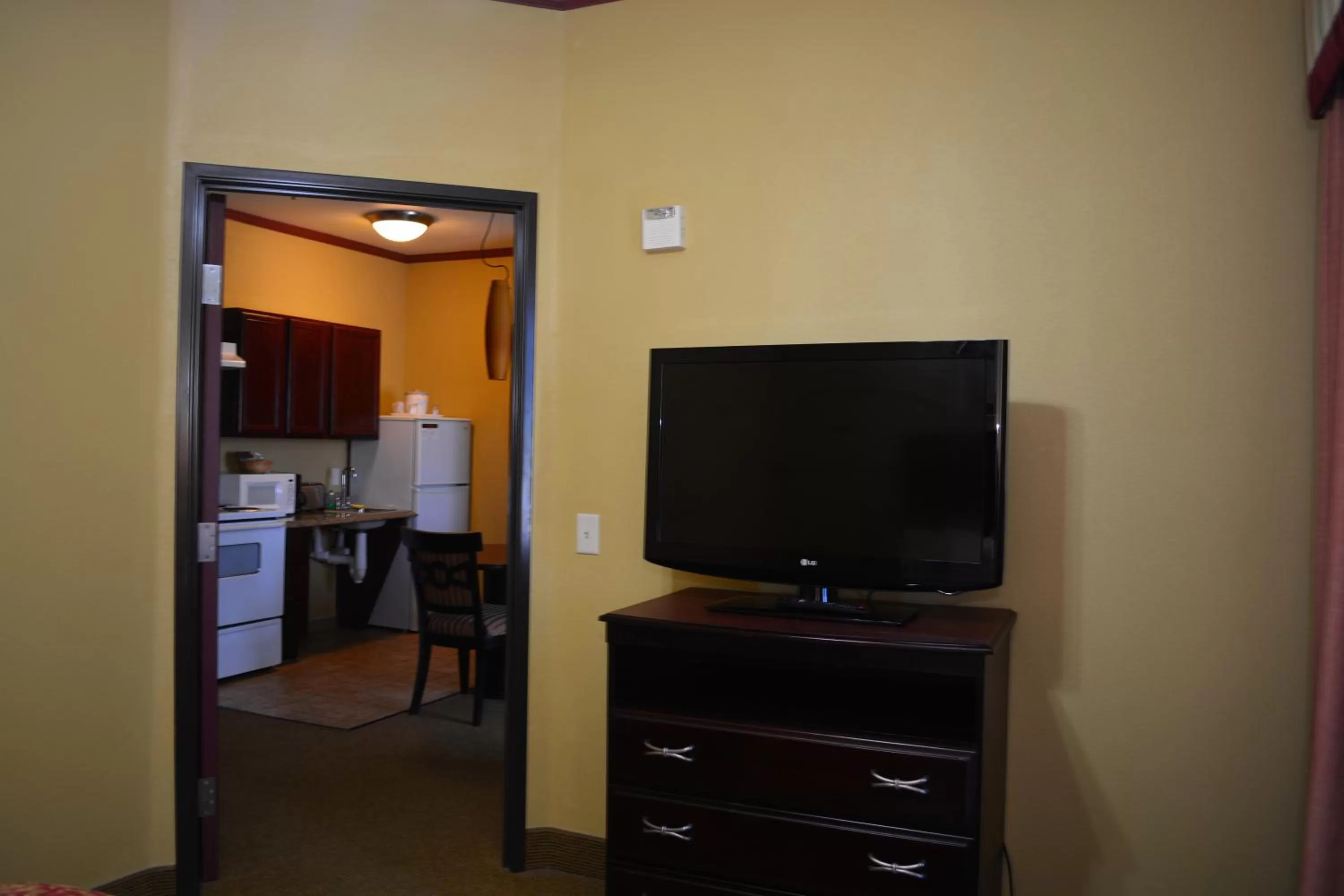 TV and multimedia in Hawthorn Extended Stay by Wyndham Corpus Christi Padre Isle