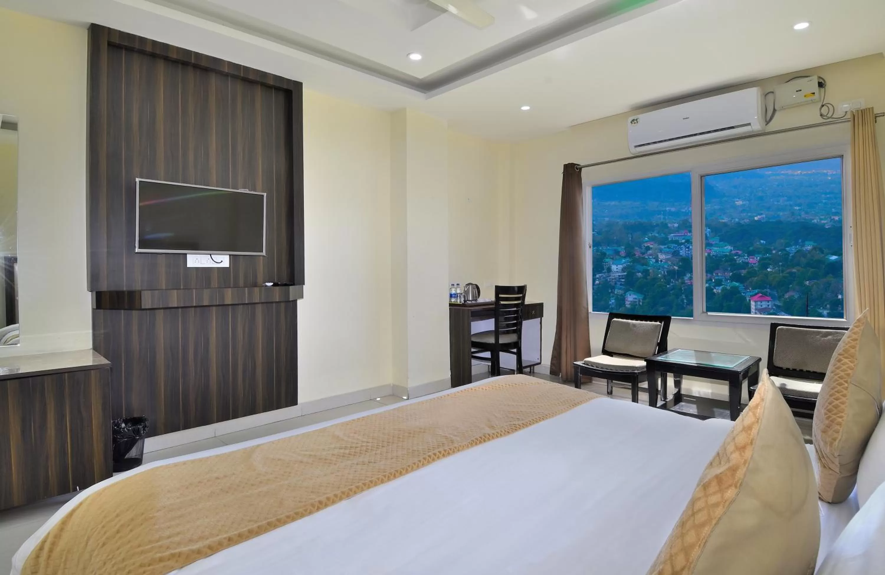 Bedroom, Bed in Hotel Bliss Valley - Hotel in Dharamshala