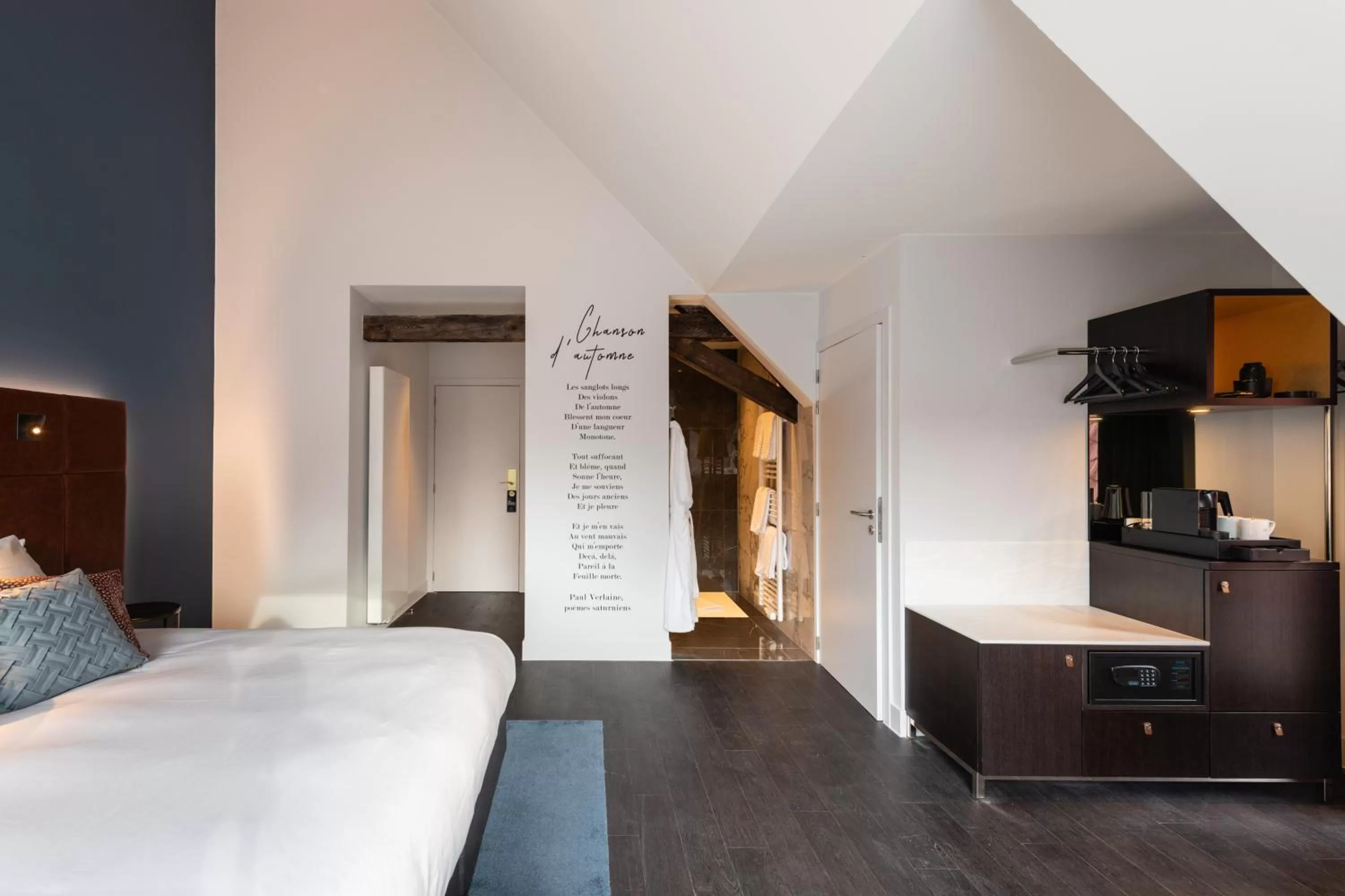 Bed in Boutique Hotel Sablon by CW Hotel Collection
