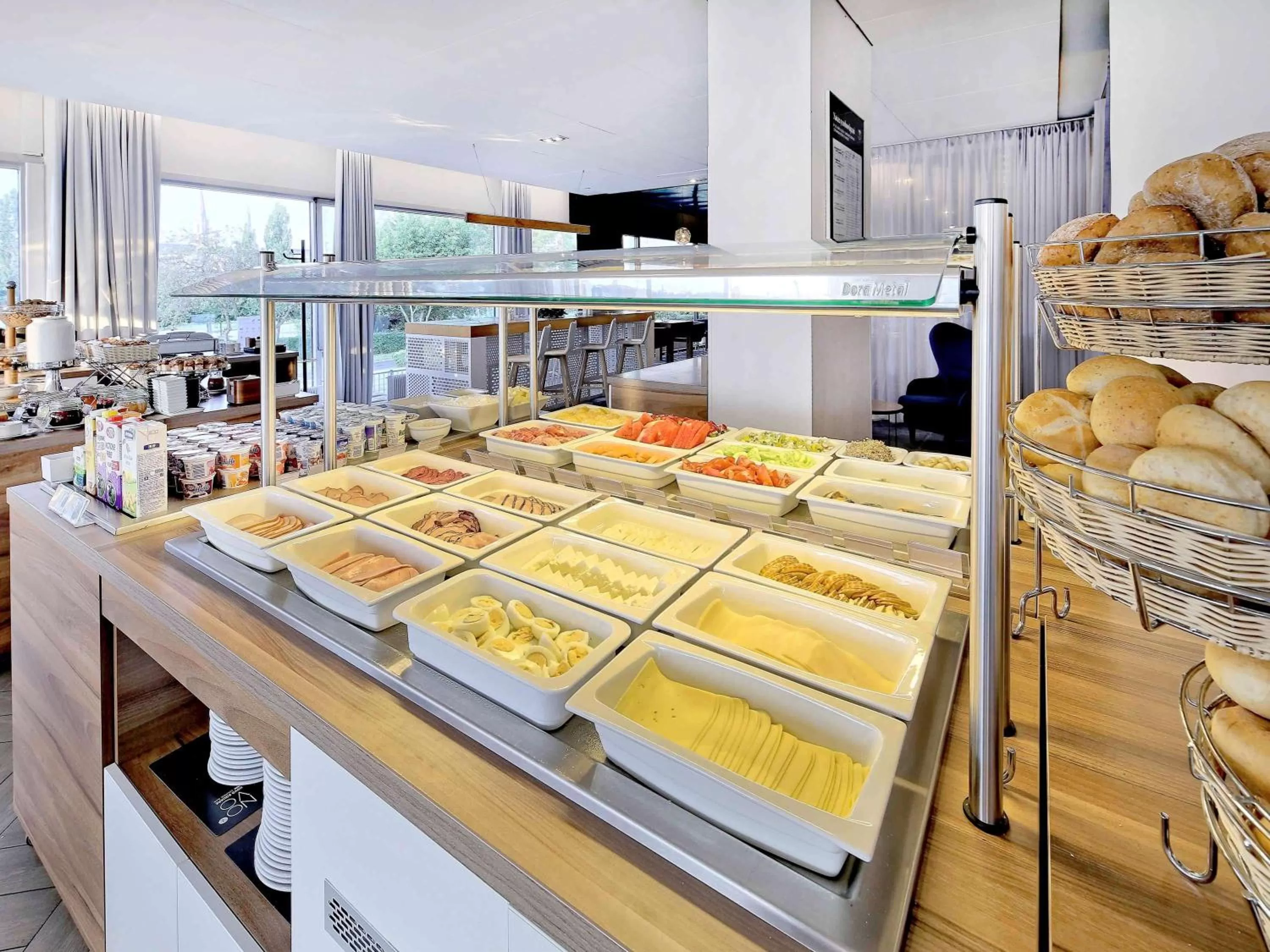 Restaurant/places to eat in Novotel Katowice Centrum