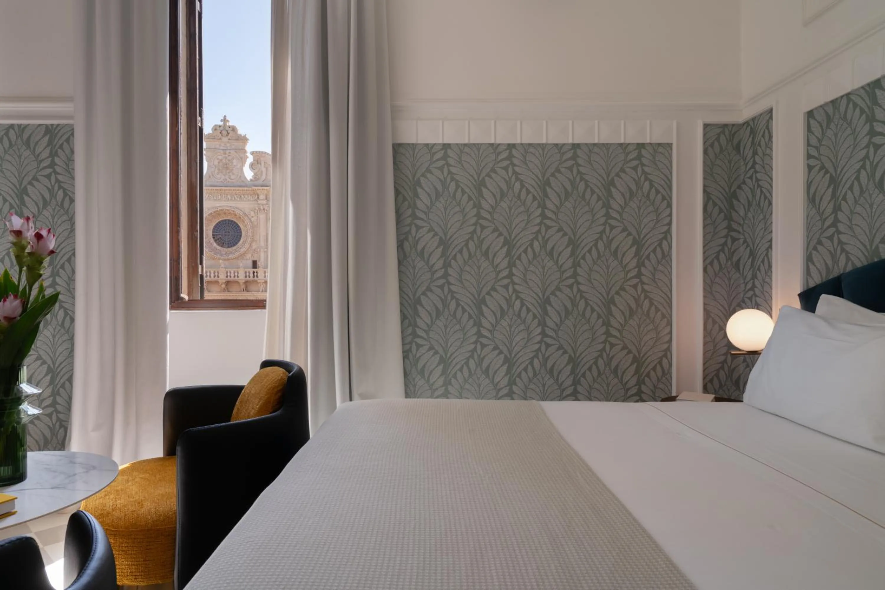 View (from property/room), Bed in Patria Palace Lecce - The Leading Hotels of The World