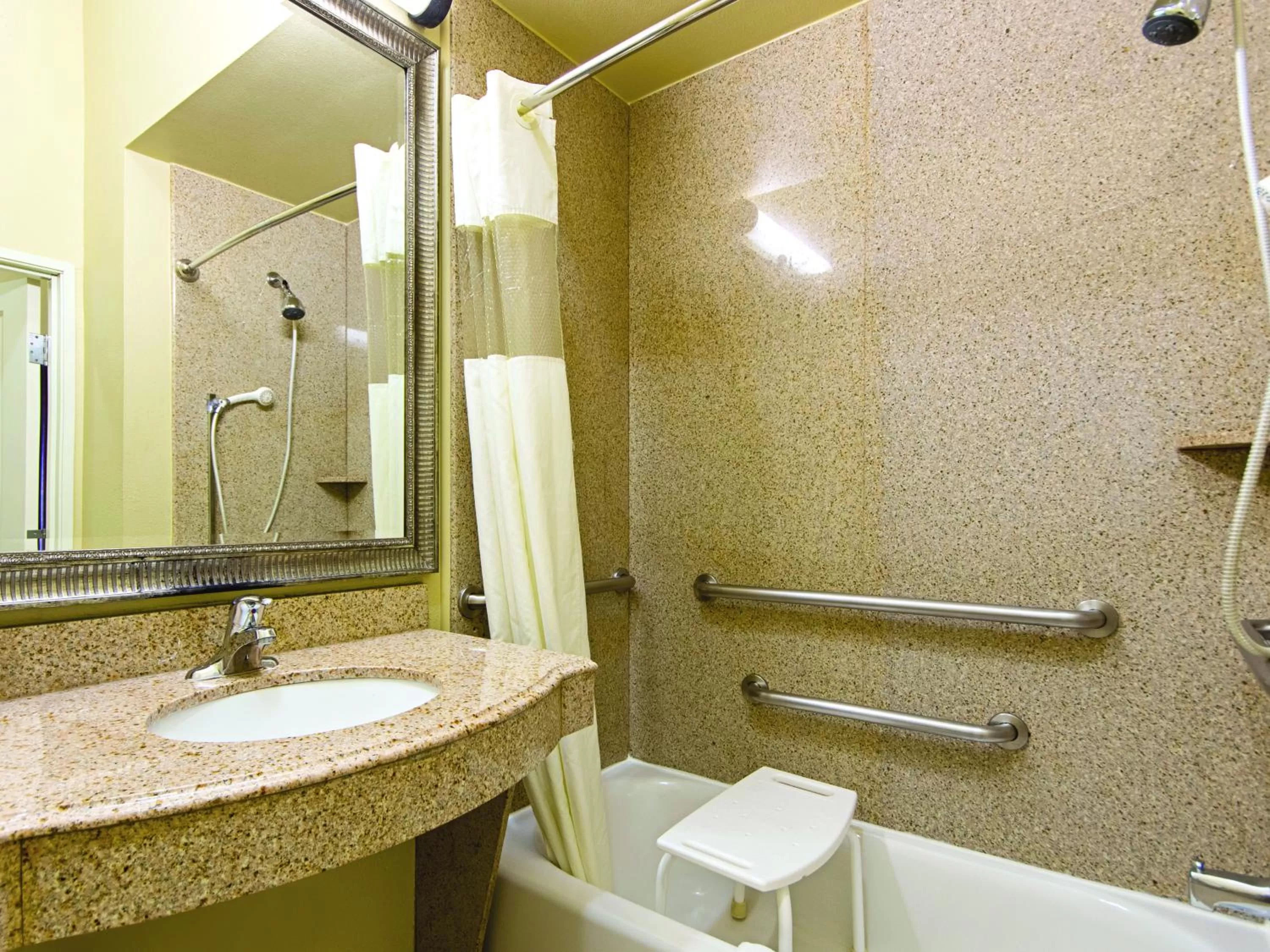 Shower in La Quinta by Wyndham Houston New Caney