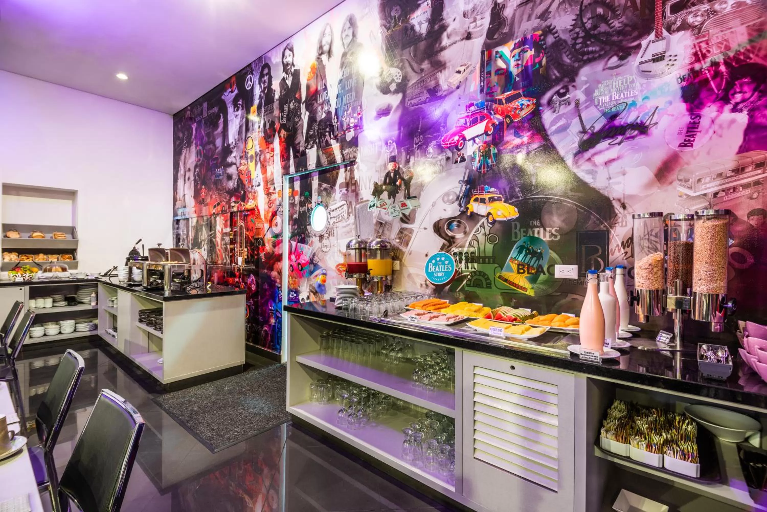 Restaurant/places to eat in Hotel Black Tower Premium