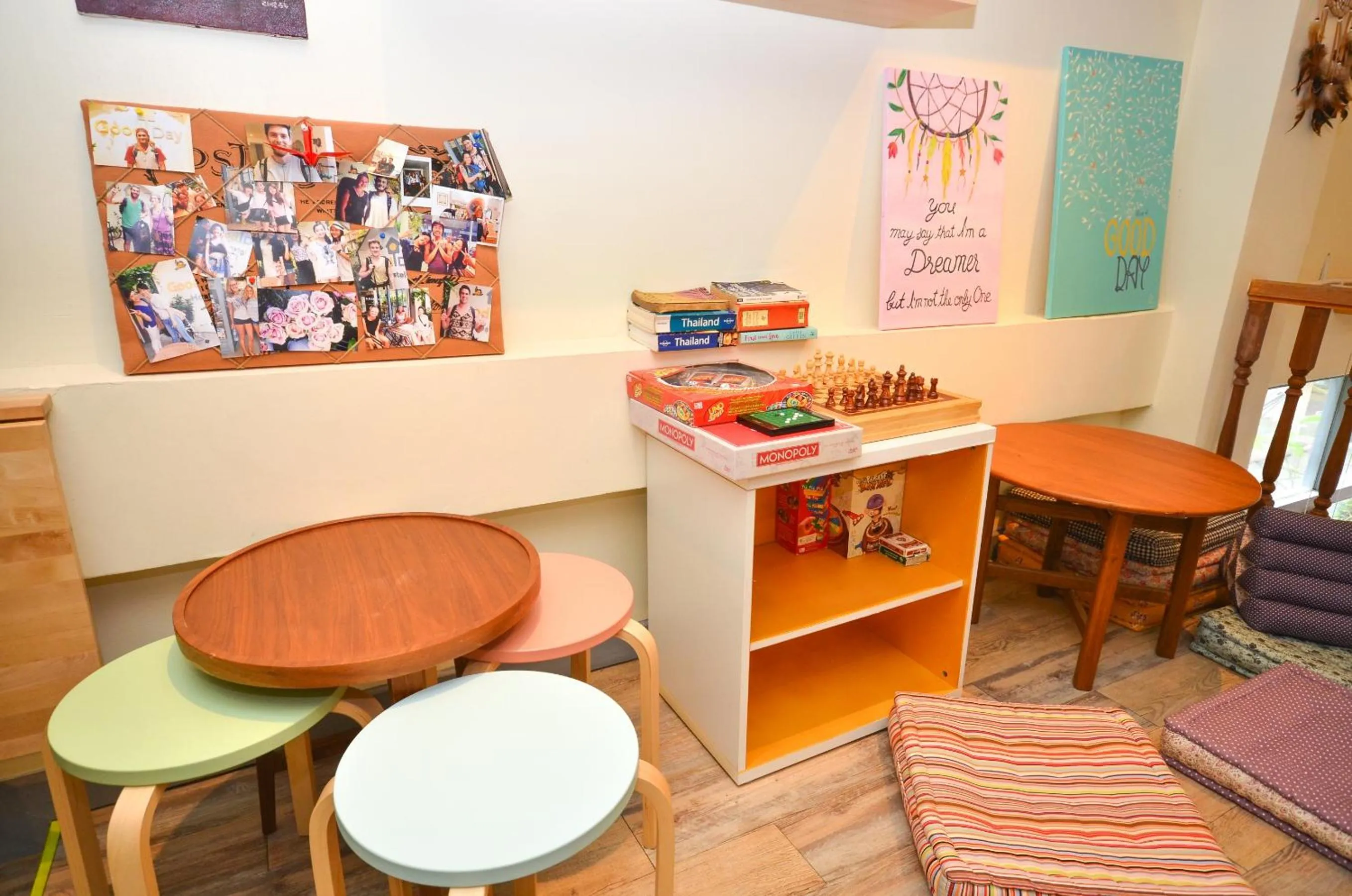 Communal lounge/ TV room in Good Day Hostel