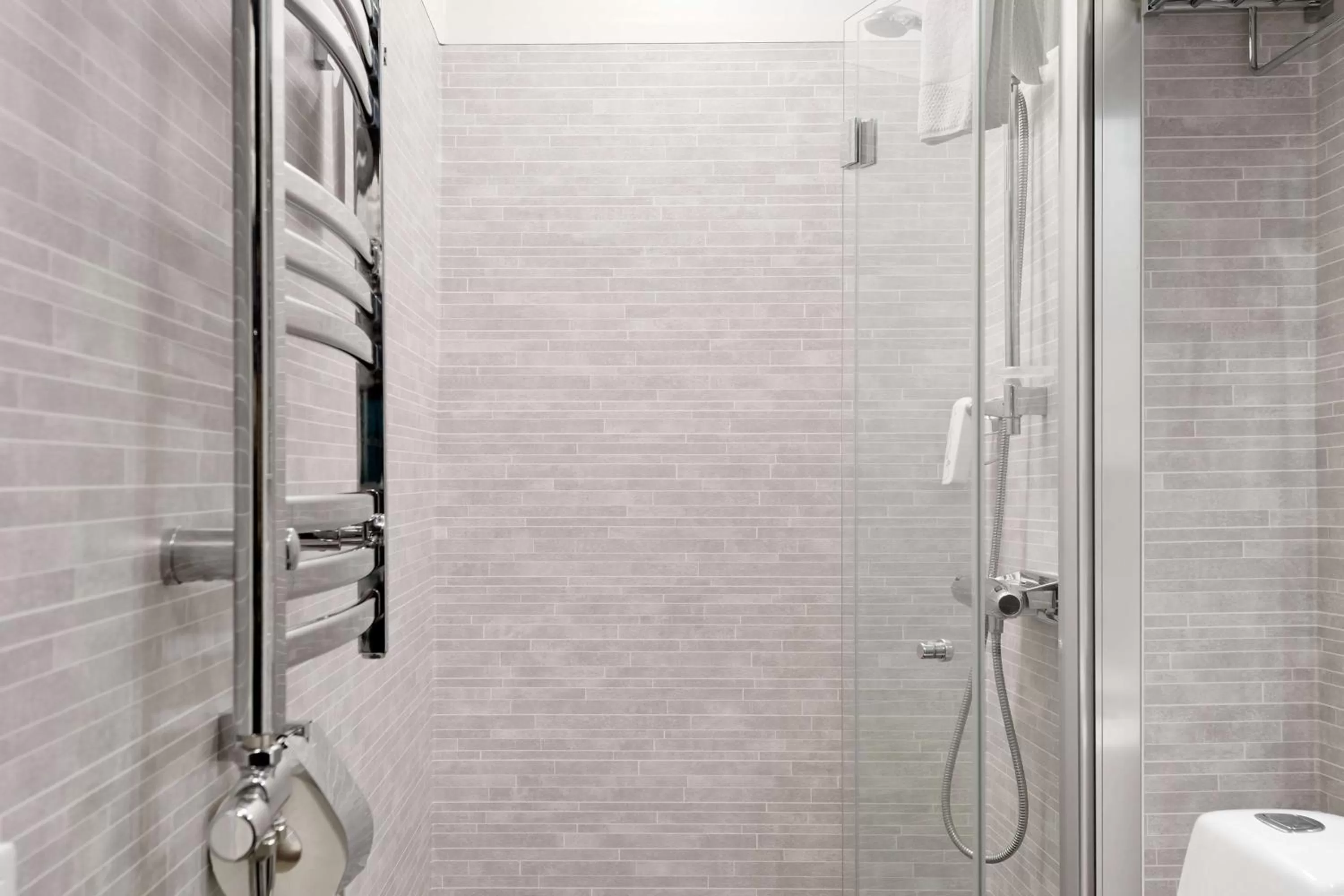 Shower in Best Western Centralhotellet