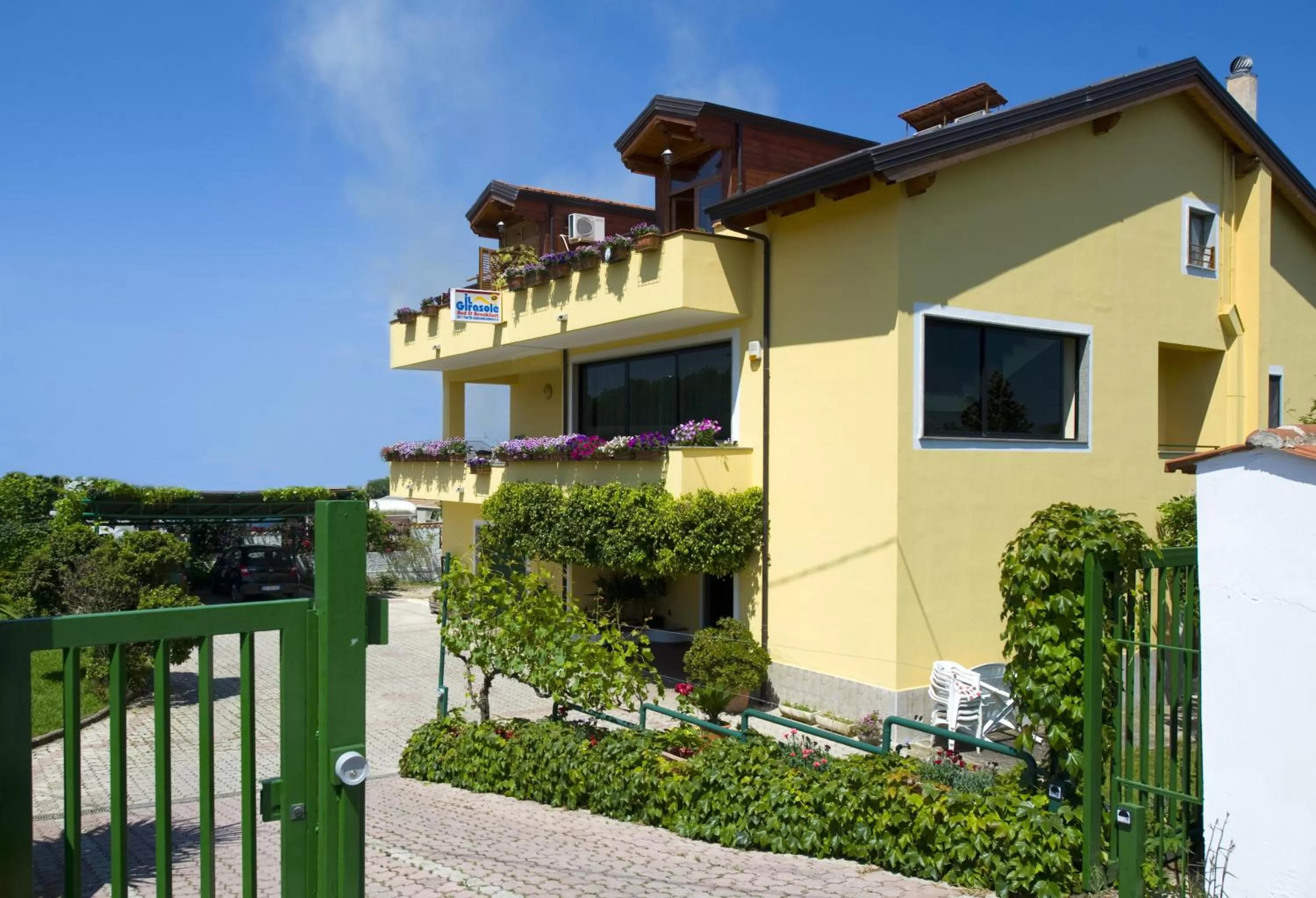 Property logo or sign in B&B Il Girasole