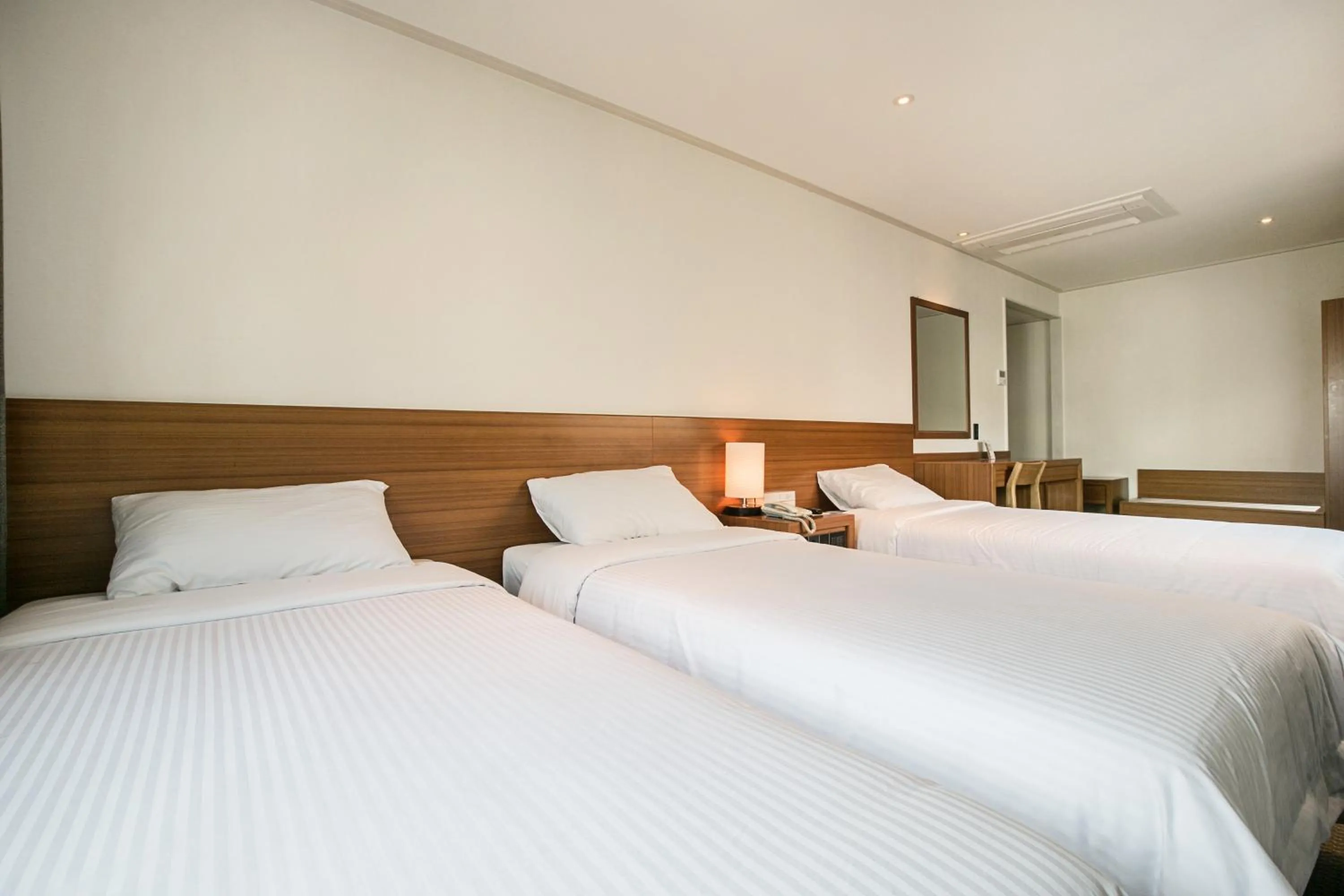 Bed in Busan Tourist Hotel