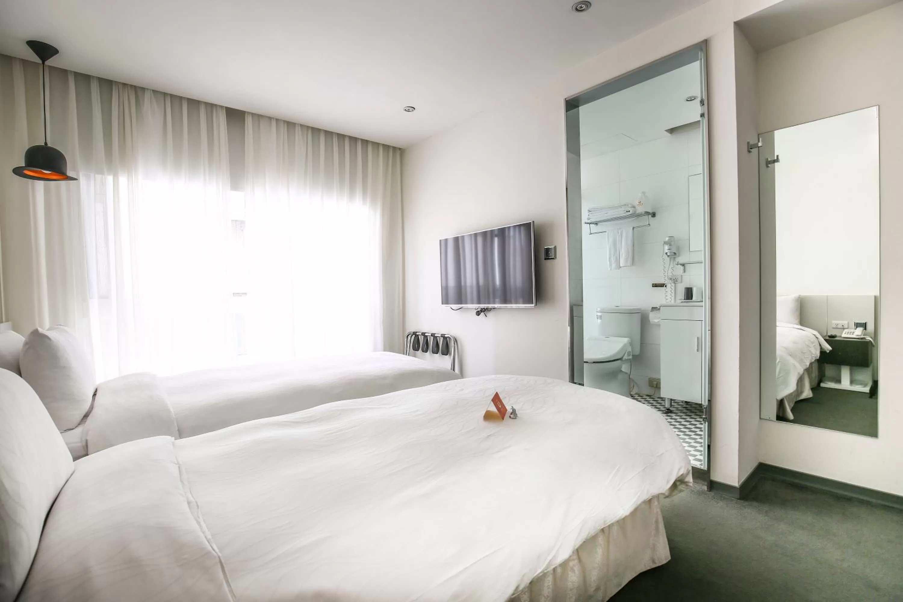 Photo of the whole room, Bed in CityInn Hotel Taipei Station Branch III