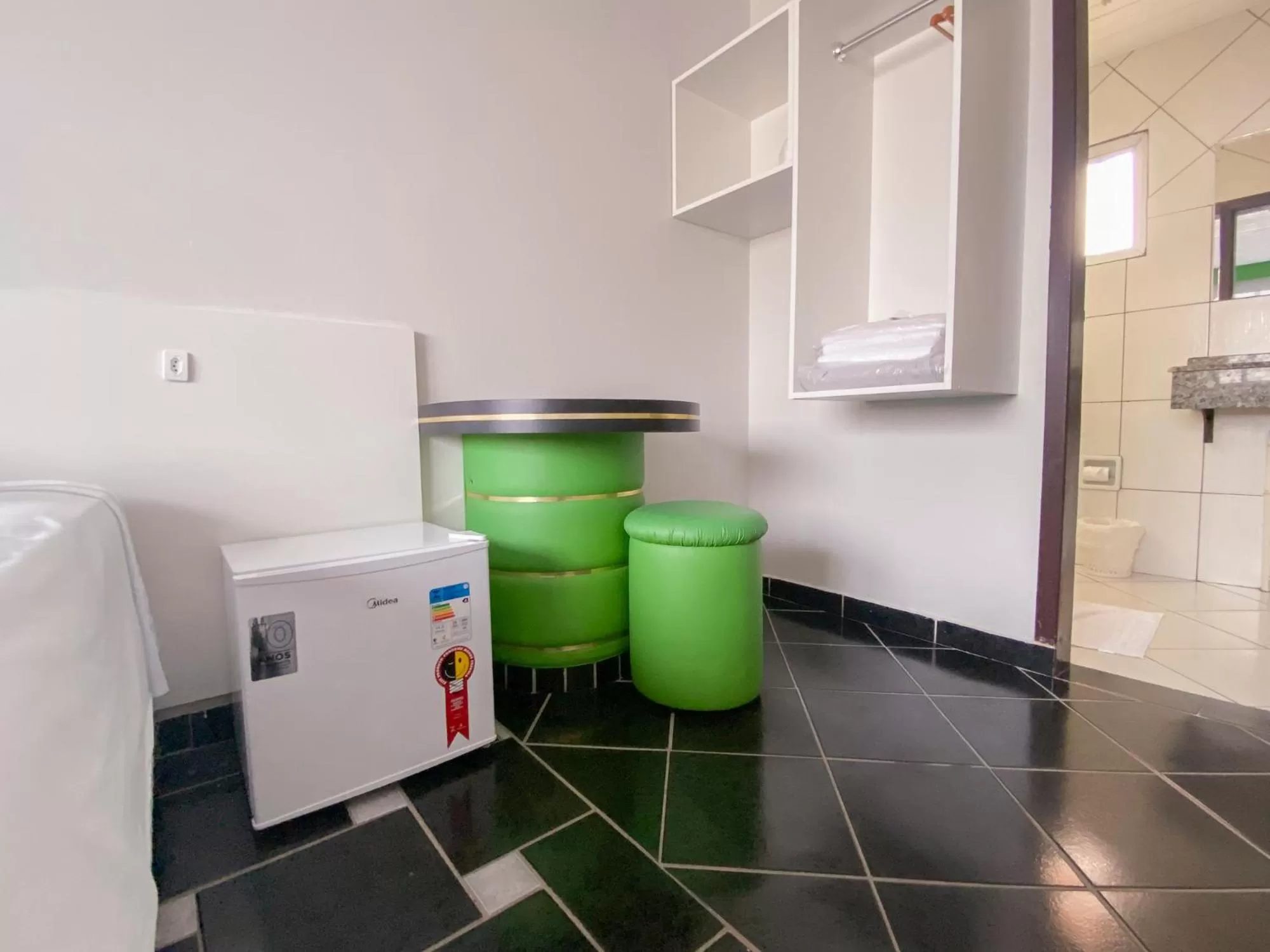 Photo of the whole room in GUINZA