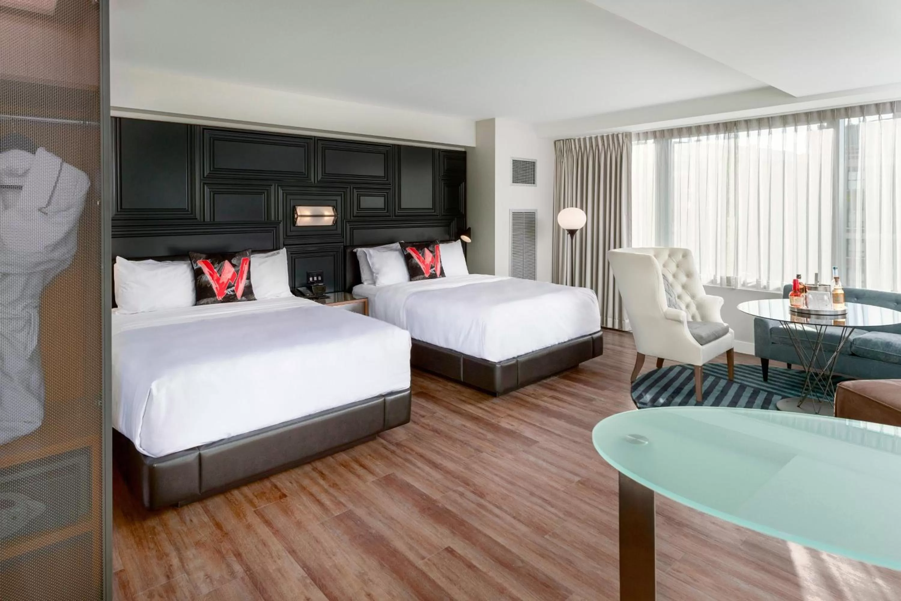 Photo of the whole room, Bed in W Boston