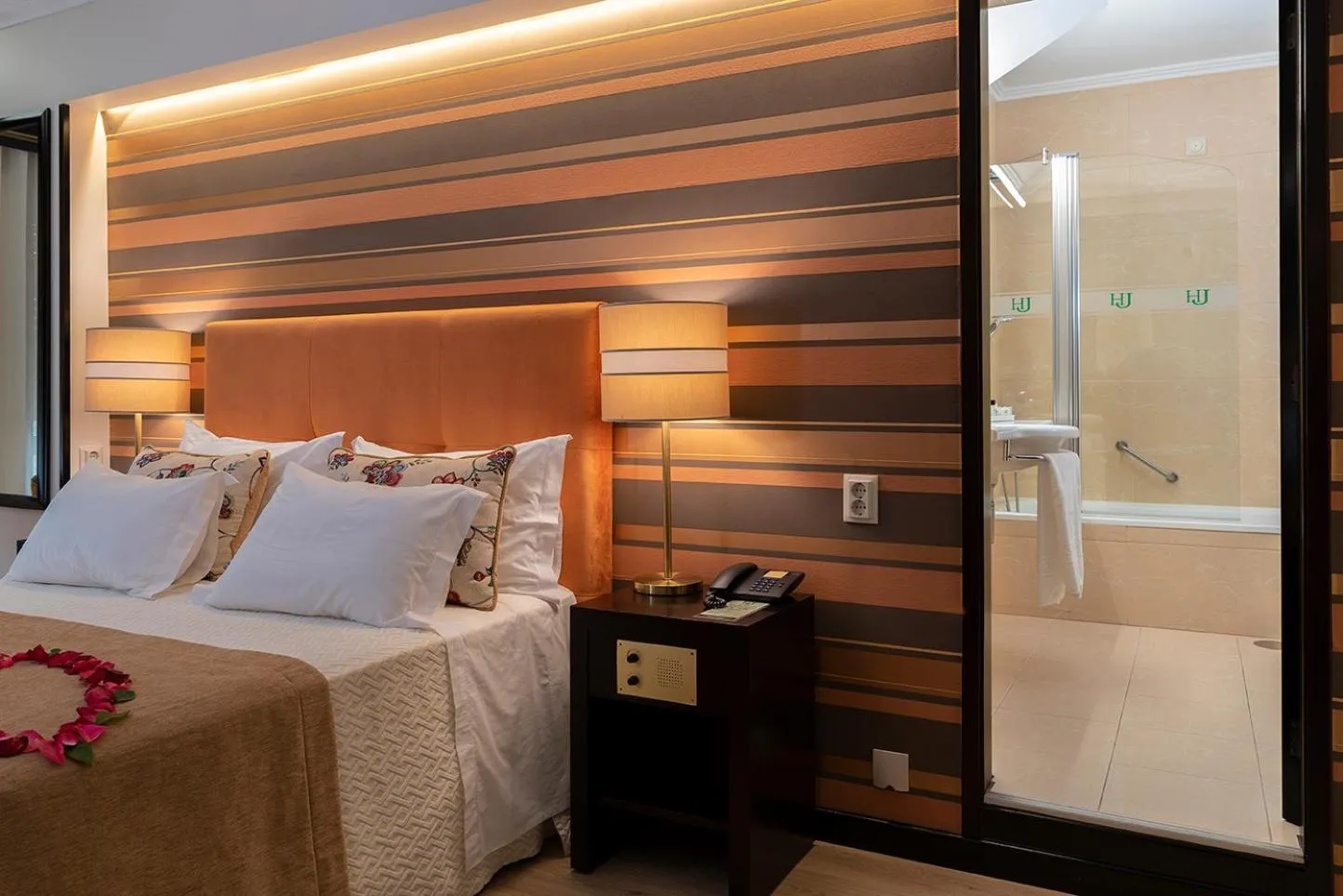 Bathroom, Bed in Hotel Jardim