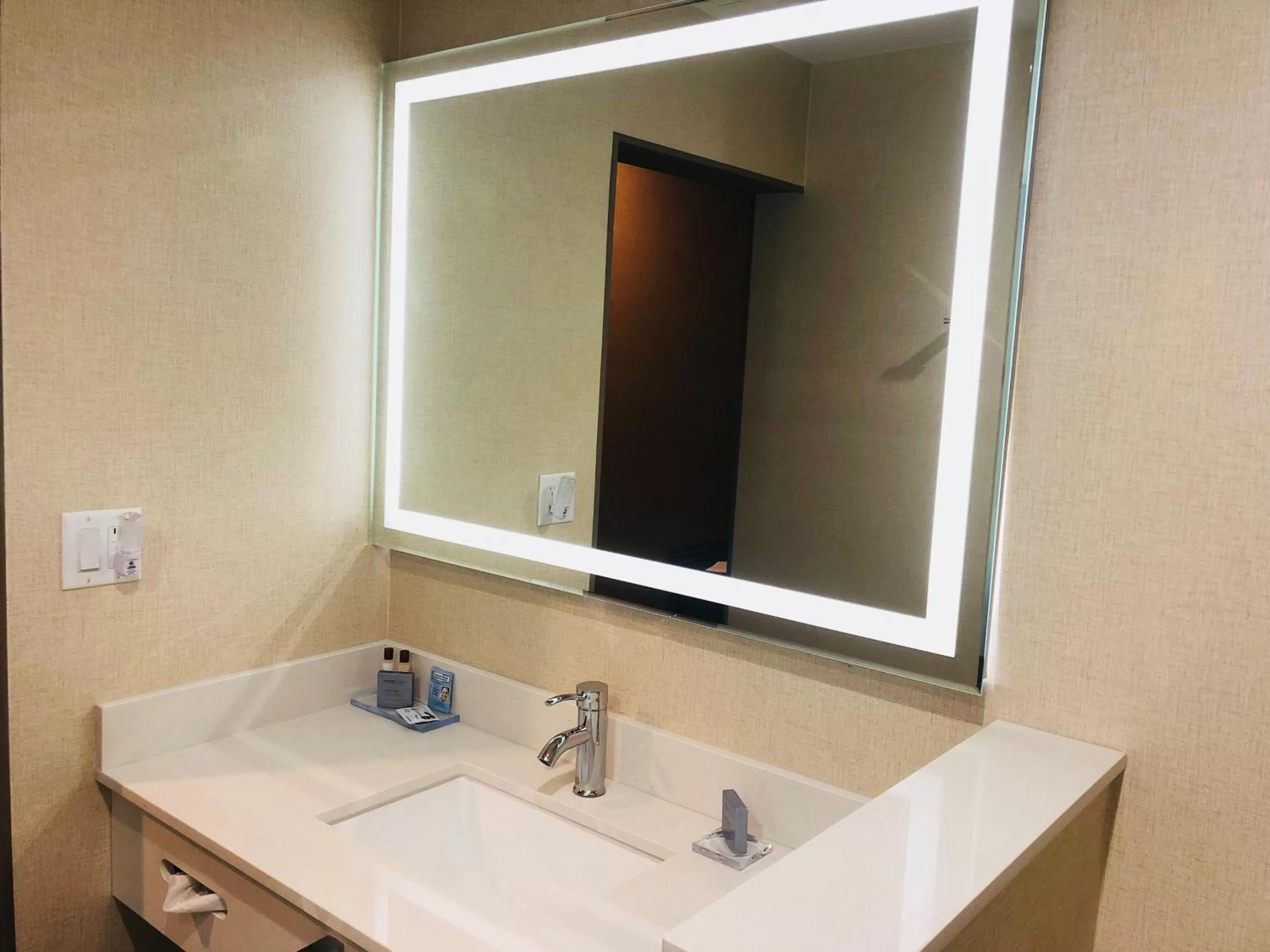 Bathroom in Wingate by Wyndham Kamloops