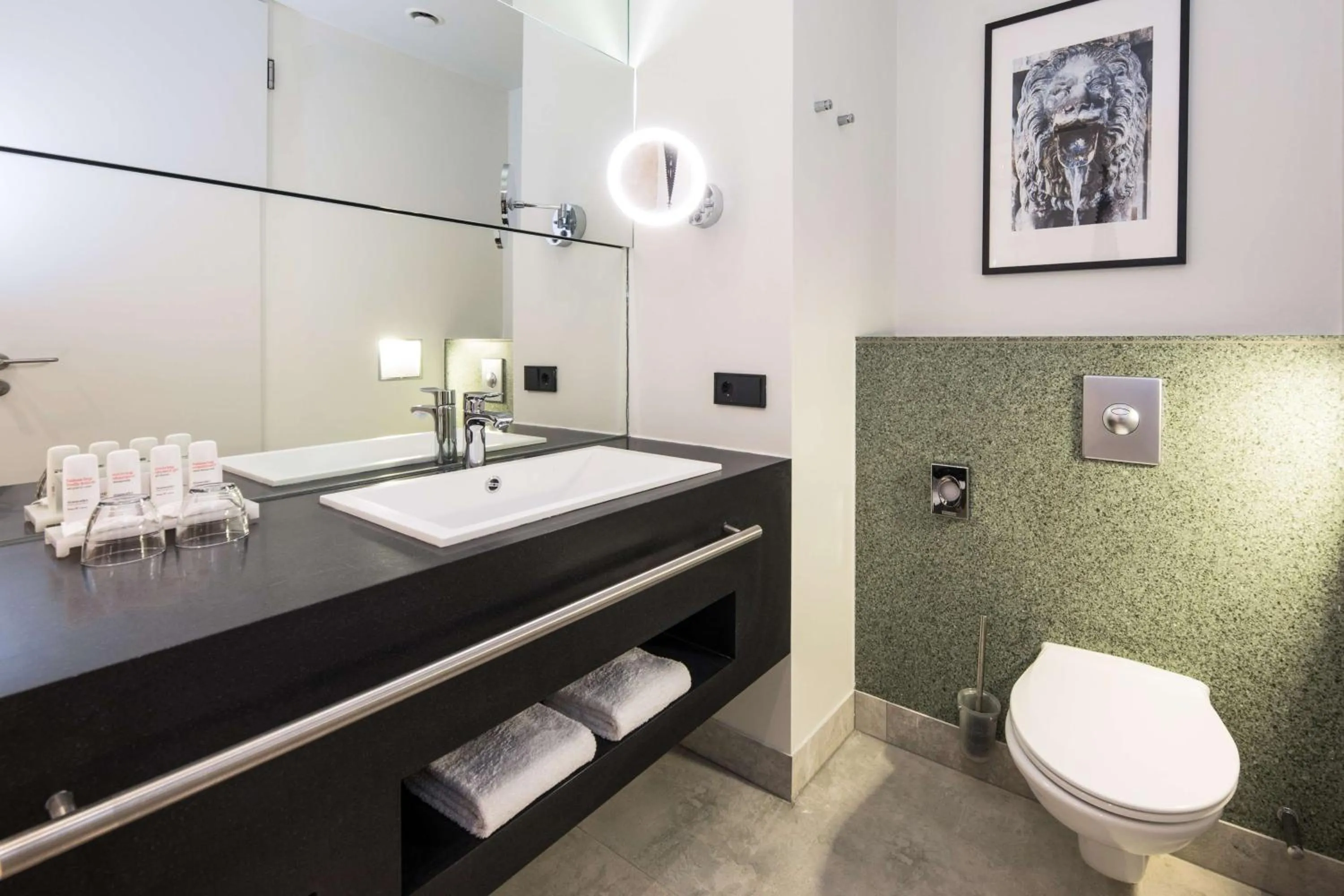 Bathroom in Radisson Blu Hotel Köln