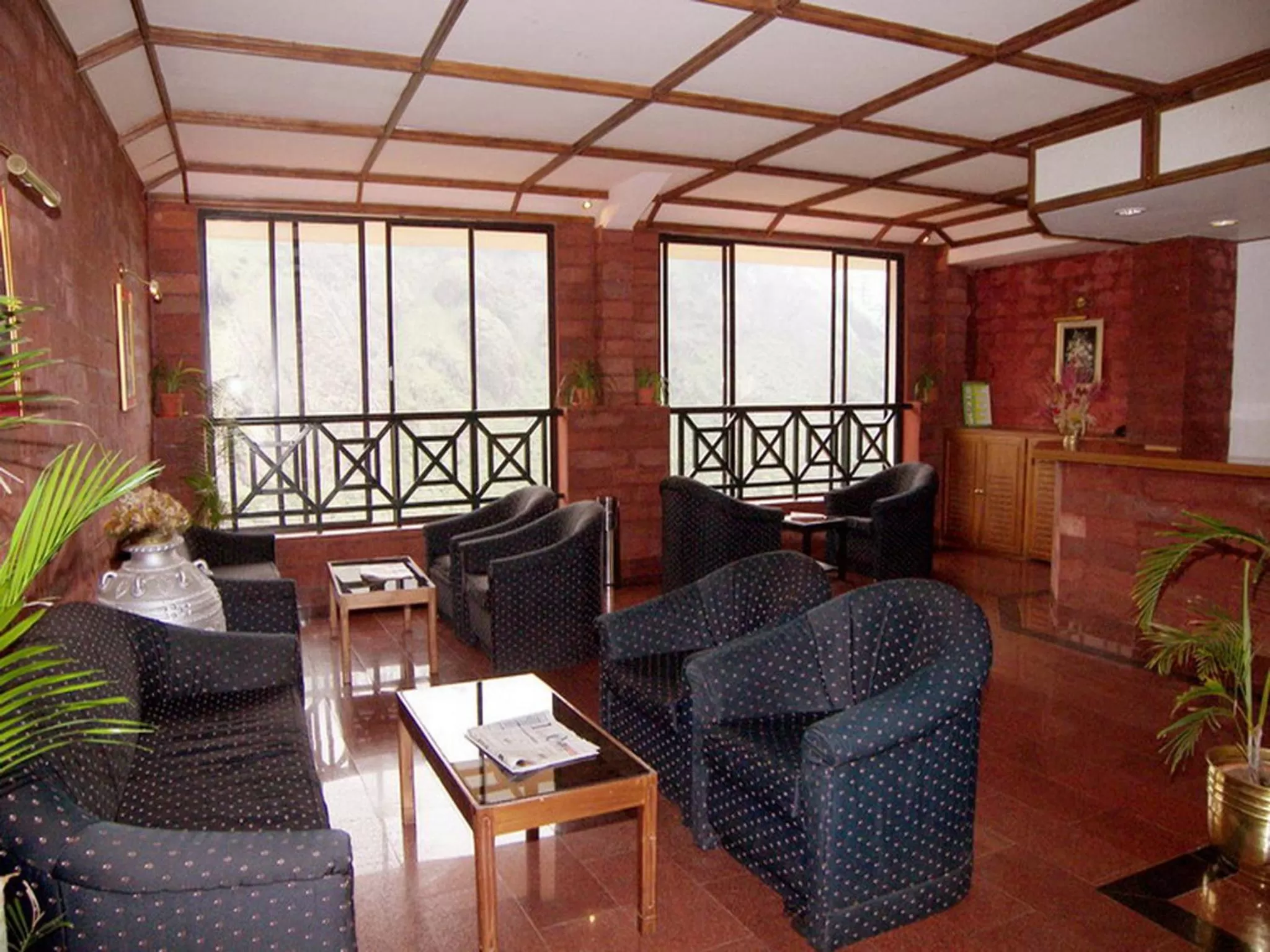 Communal lounge/ TV room in Abad Copper Castle Resort