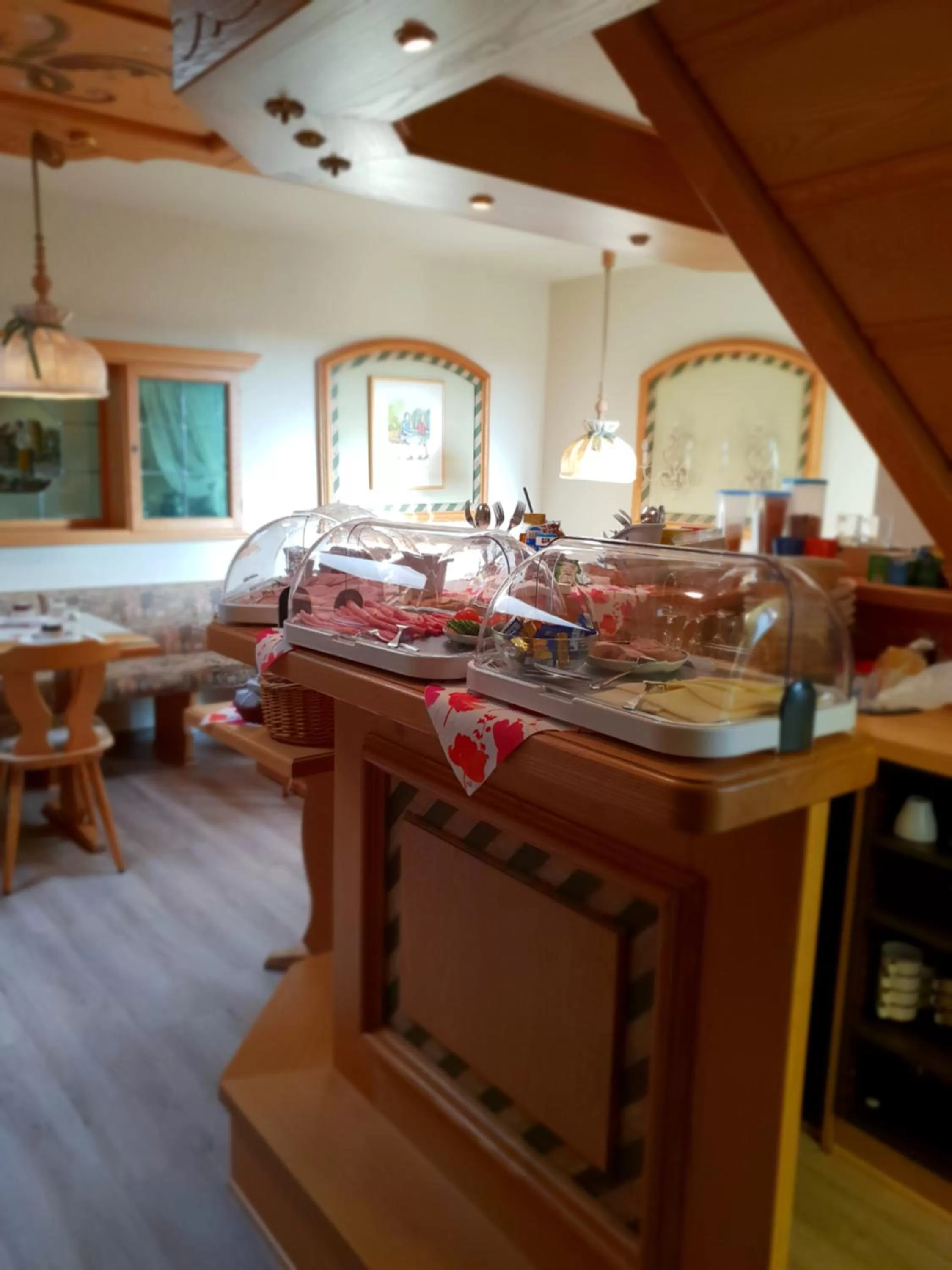 Breakfast in Hotel Restaurant Paelzer-Buwe